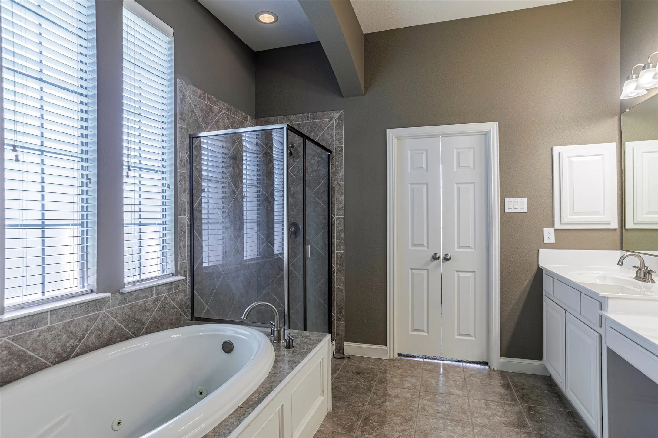 Single Family Residence For Sale in Tarrant County , 3036 Larreta, Grand Prairie, Texas 75054, 4 Bedroom, 4 Bathroom, 2 Garage spaces, 3,169 Sqft, built in 2006, mls#21275519, Real Estate Agent in Grand Prairie, Homes For Sale in Tarrant county, Homes For Sale in Grand Prairie, Realtor in Grand Prairie Texas, Real Estate Brokerage Independent Realty Texas, Luminita Cordes Realtor