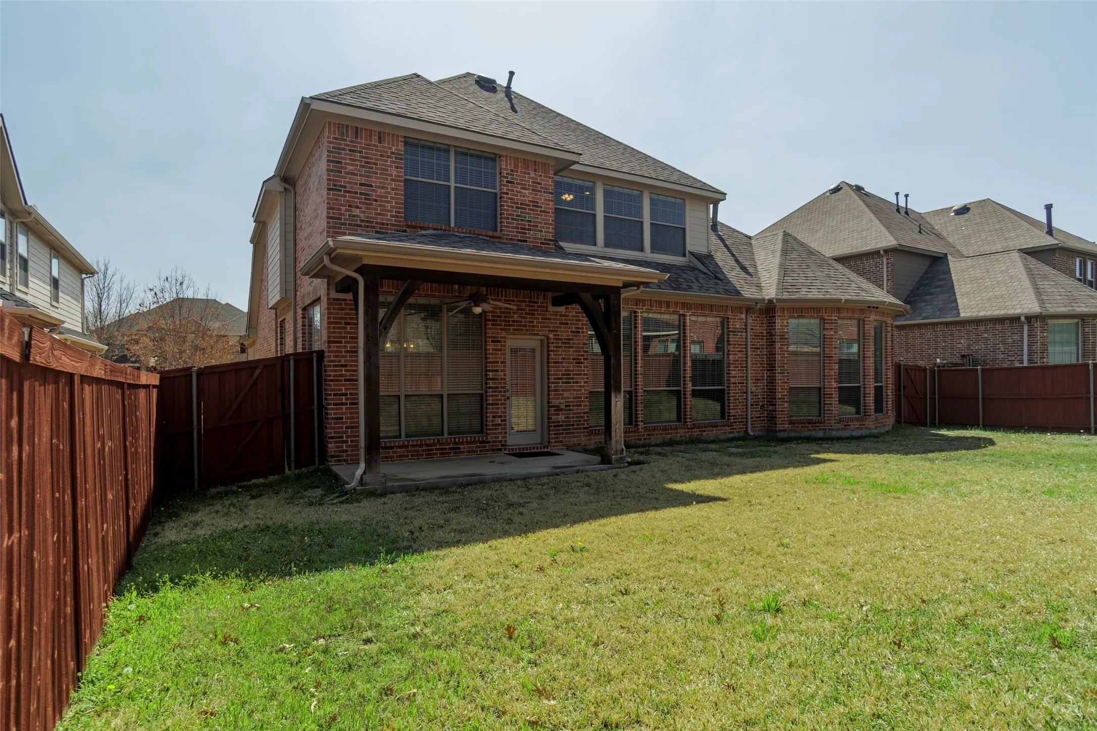 Single Family Residence For Sale in Tarrant County , 3036 Larreta, Grand Prairie, Texas 75054, 4 Bedroom, 4 Bathroom, 2 Garage spaces, 3,169 Sqft, built in 2006, mls#21275519, Real Estate Agent in Grand Prairie, Homes For Sale in Tarrant county, Homes For Sale in Grand Prairie, Realtor in Grand Prairie Texas, Real Estate Brokerage Independent Realty Texas, Luminita Cordes Realtor