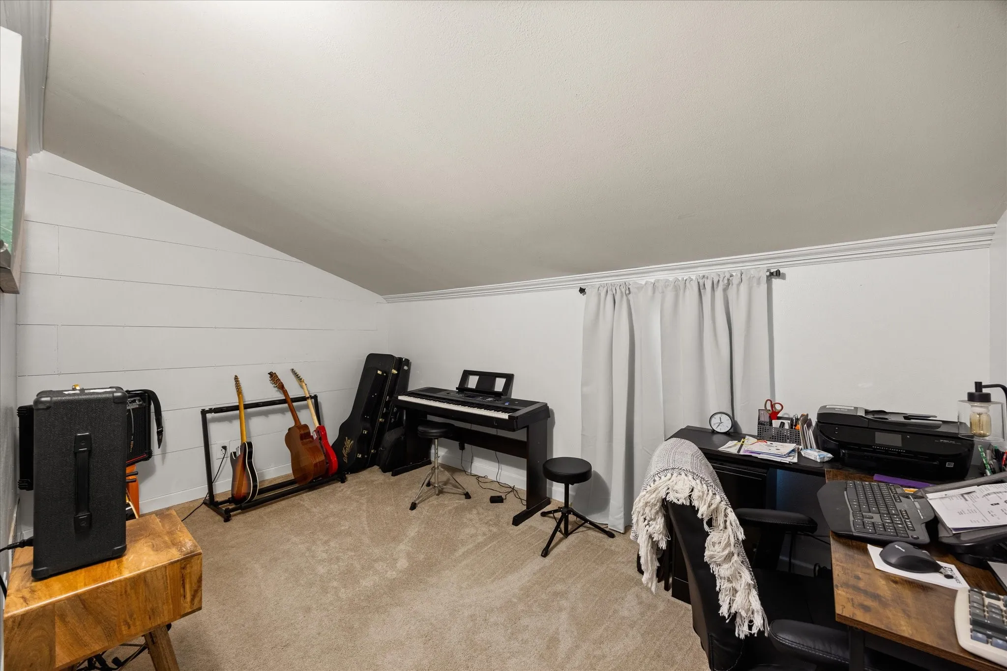 Single Family Residence For Sale in Hood County , 3712 Port Ridglea, Granbury, Texas 76049, 3 Bedroom, 3 Bathroom, 2 Garage spaces, 2,300 Sqft, built in 1976, mls#21244646, Real Estate Agent in Granbury, Homes For Sale in Hood county, Homes For Sale in Granbury, Realtor in Granbury Texas, Real Estate Brokerage Independent Realty Texas, Luminita Cordes Realtor