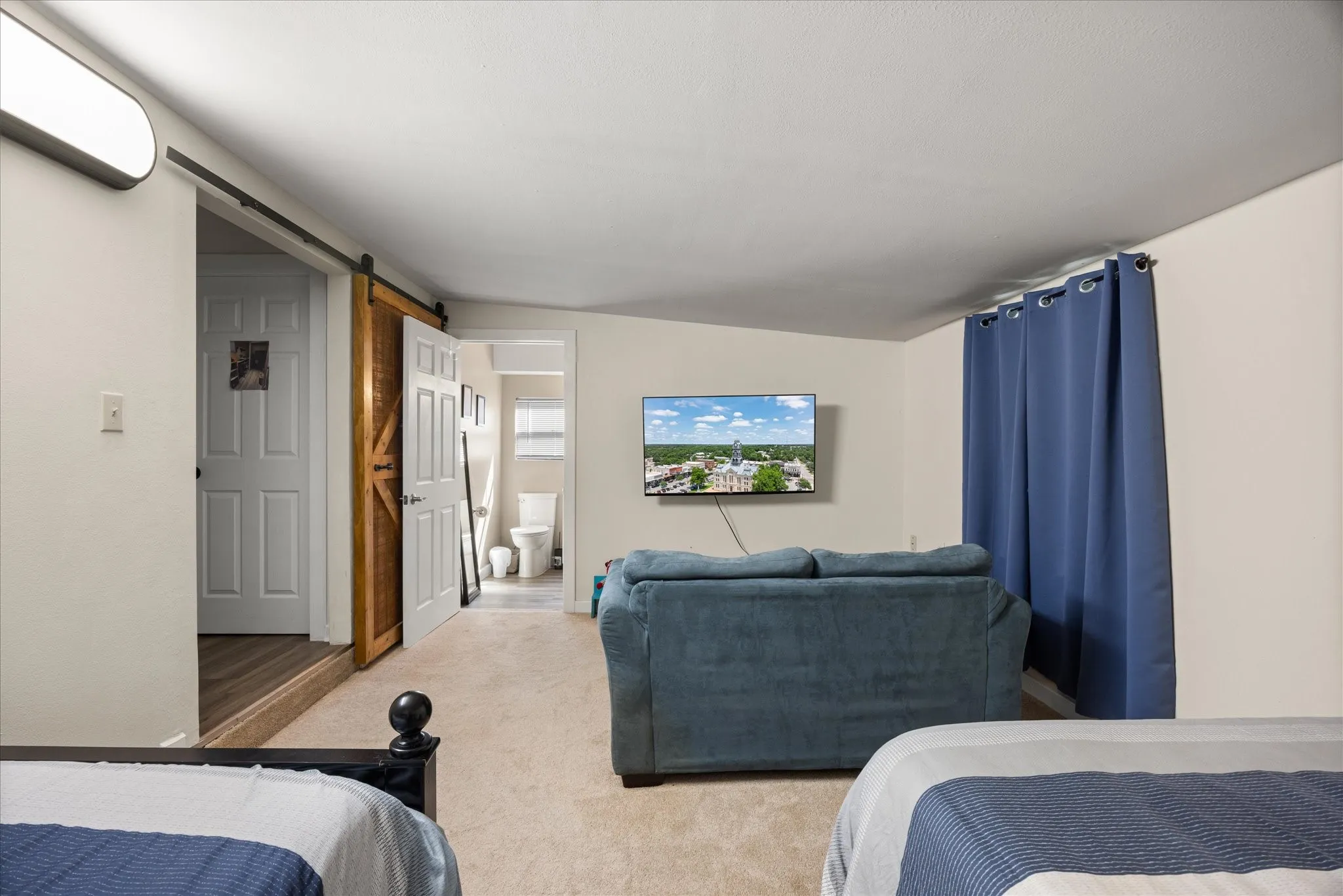 Single Family Residence For Sale in Hood County , 3712 Port Ridglea, Granbury, Texas 76049, 3 Bedroom, 3 Bathroom, 2 Garage spaces, 2,300 Sqft, built in 1976, mls#21244646, Real Estate Agent in Granbury, Homes For Sale in Hood county, Homes For Sale in Granbury, Realtor in Granbury Texas, Real Estate Brokerage Independent Realty Texas, Luminita Cordes Realtor