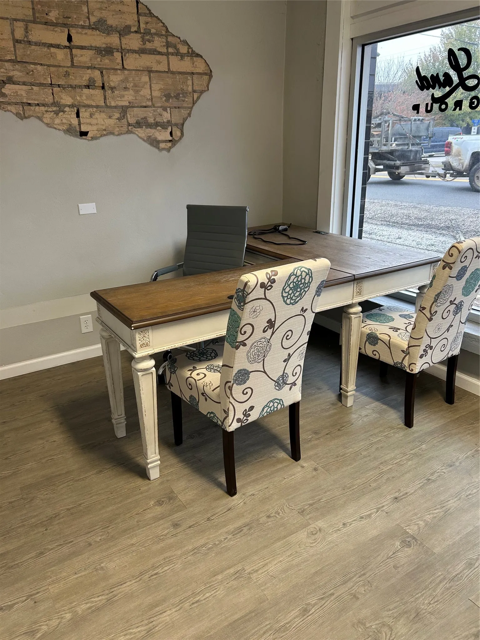 Office For Sale in Wood County , 113 E Goode Street, Quitman, Texas 75783, 0, 0, Garage spaces, 0 Sqft, built in 0, Price $250,000, mls#21276218, Real Estate Agent in Quitman, Homes For Sale in Wood county, Homes For Sale in Quitman, Realtor in Quitman Texas, Real Estate Brokerage Independent Realty Texas, Luminita Cordes Realtor