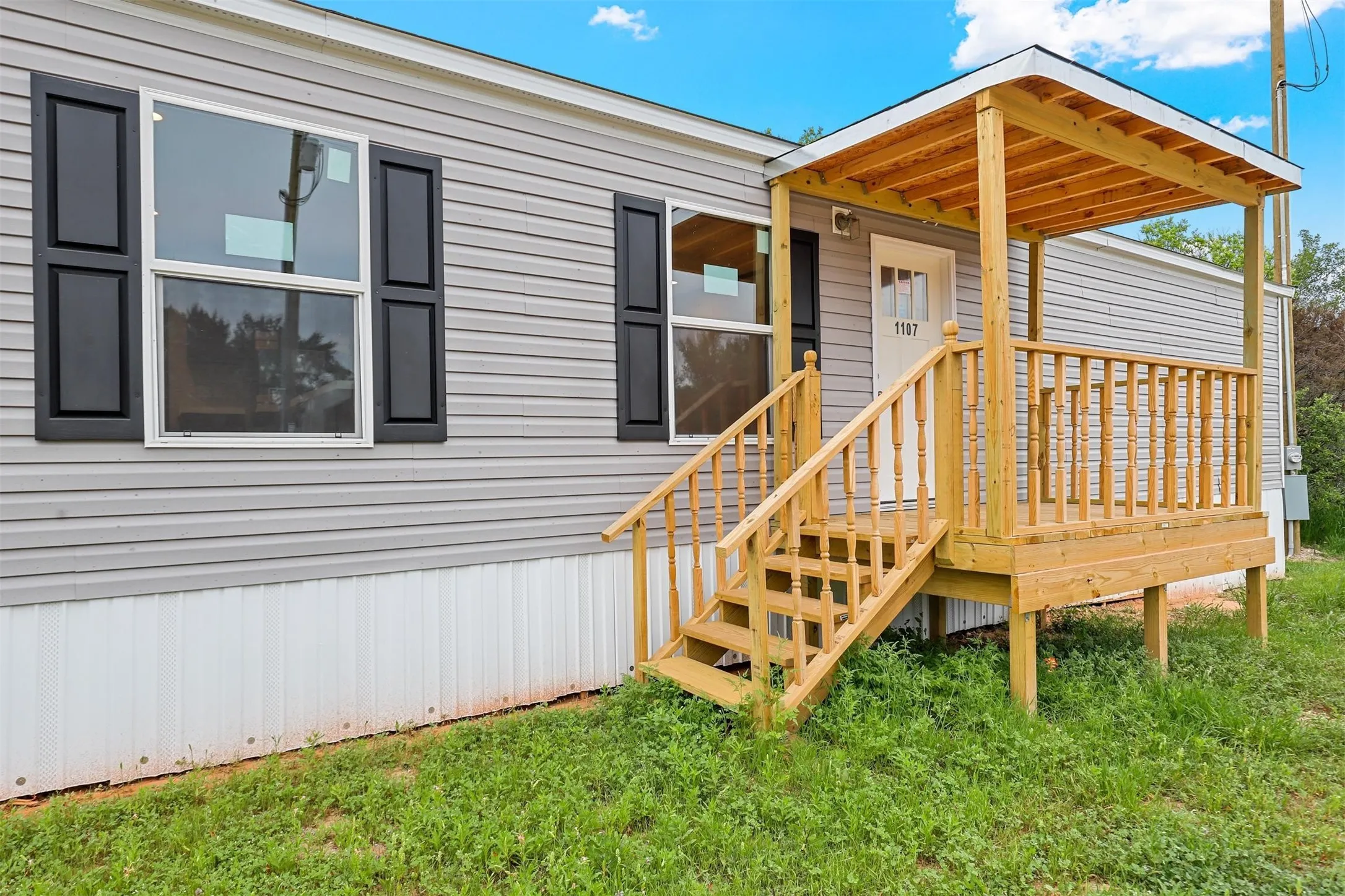 Manufactured Home For Sale in Hood County , 1107 Ridgeview Circle, Granbury, Texas 76048, 3 Bedroom, 2 Bathroom, Garage spaces, 1,056 Sqft, built in 2024, Price $160,000, mls#21274706, Real Estate Agent in Granbury, Homes For Sale in Hood county, Homes For Sale in Granbury, Realtor in Granbury Texas, Real Estate Brokerage Independent Realty Texas, Luminita Cordes Realtor