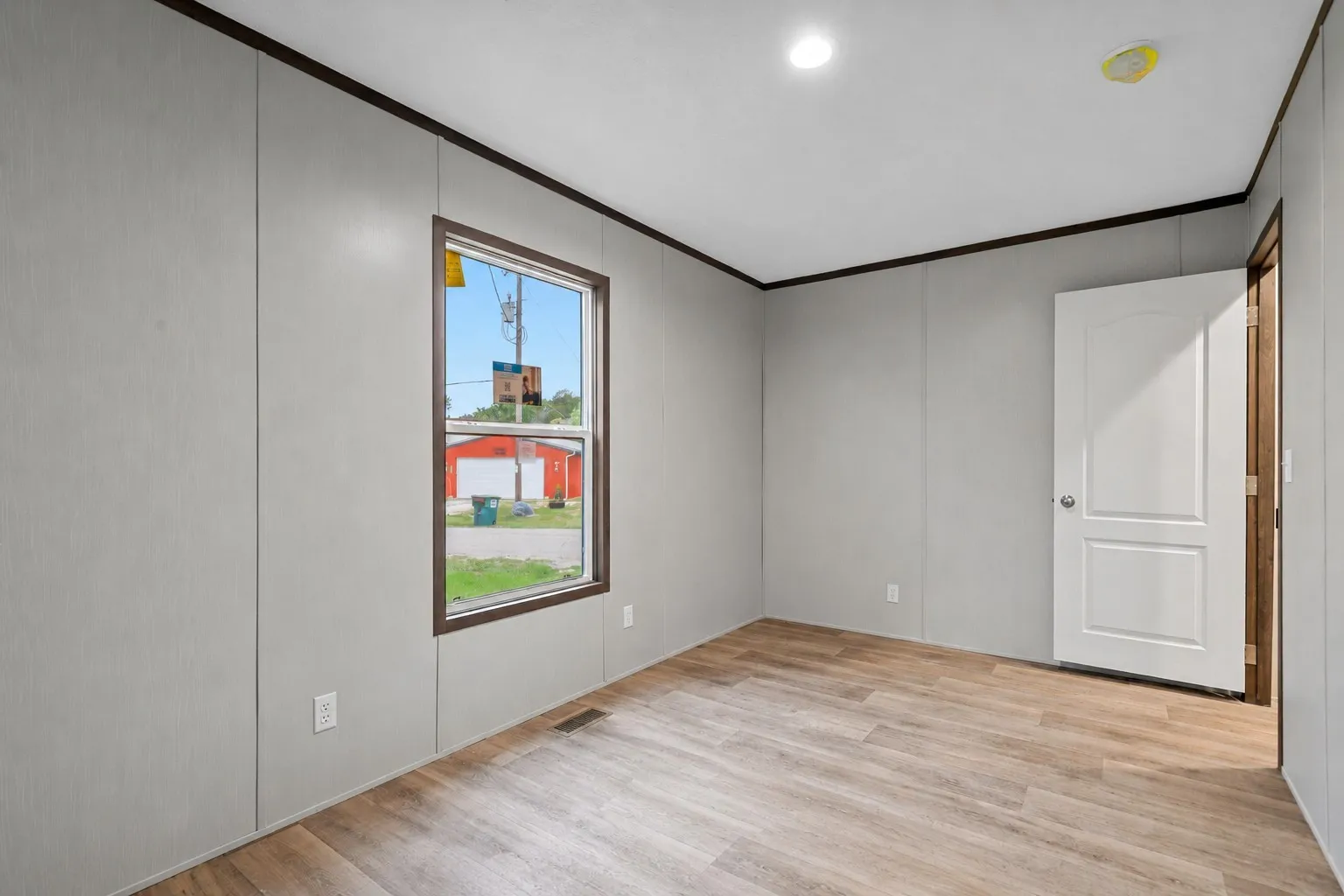 Manufactured Home For Sale in Hood County , 1107 Ridgeview Circle, Granbury, Texas 76048, 3 Bedroom, 2 Bathroom, Garage spaces, 1,056 Sqft, built in 2024, Price $160,000, mls#21274706, Real Estate Agent in Granbury, Homes For Sale in Hood county, Homes For Sale in Granbury, Realtor in Granbury Texas, Real Estate Brokerage Independent Realty Texas, Luminita Cordes Realtor
