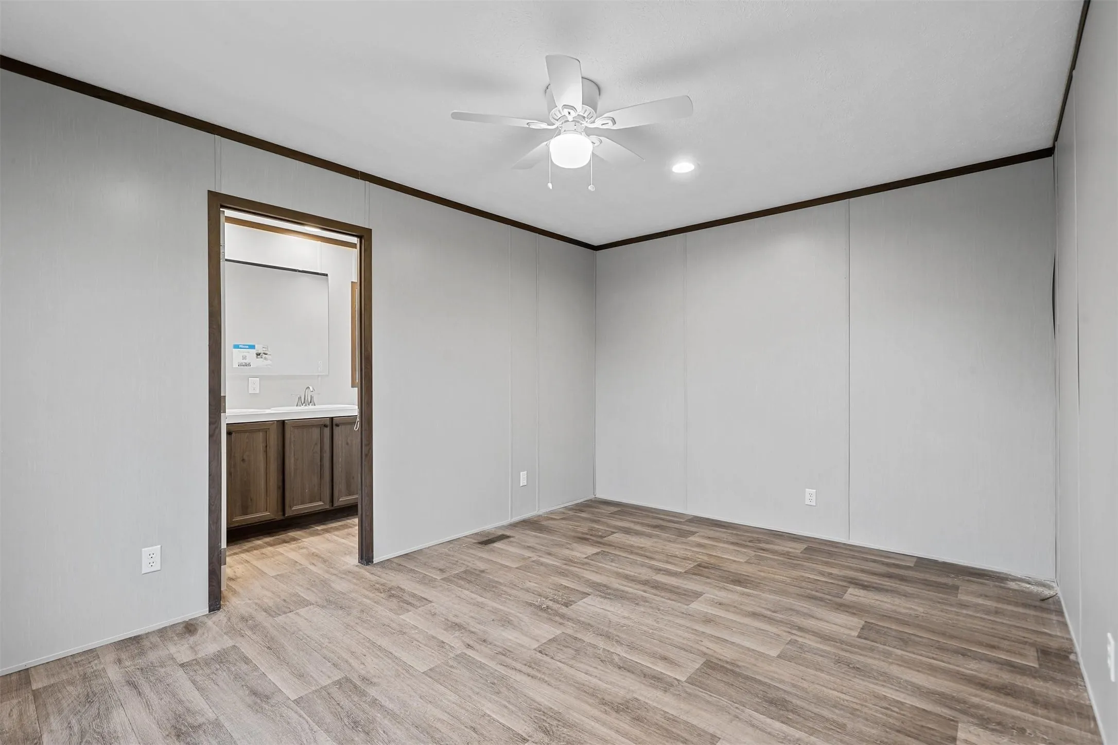 Manufactured Home For Sale in Hood County , 1107 Ridgeview Circle, Granbury, Texas 76048, 3 Bedroom, 2 Bathroom, Garage spaces, 1,056 Sqft, built in 2024, Price $160,000, mls#21274706, Real Estate Agent in Granbury, Homes For Sale in Hood county, Homes For Sale in Granbury, Realtor in Granbury Texas, Real Estate Brokerage Independent Realty Texas, Luminita Cordes Realtor