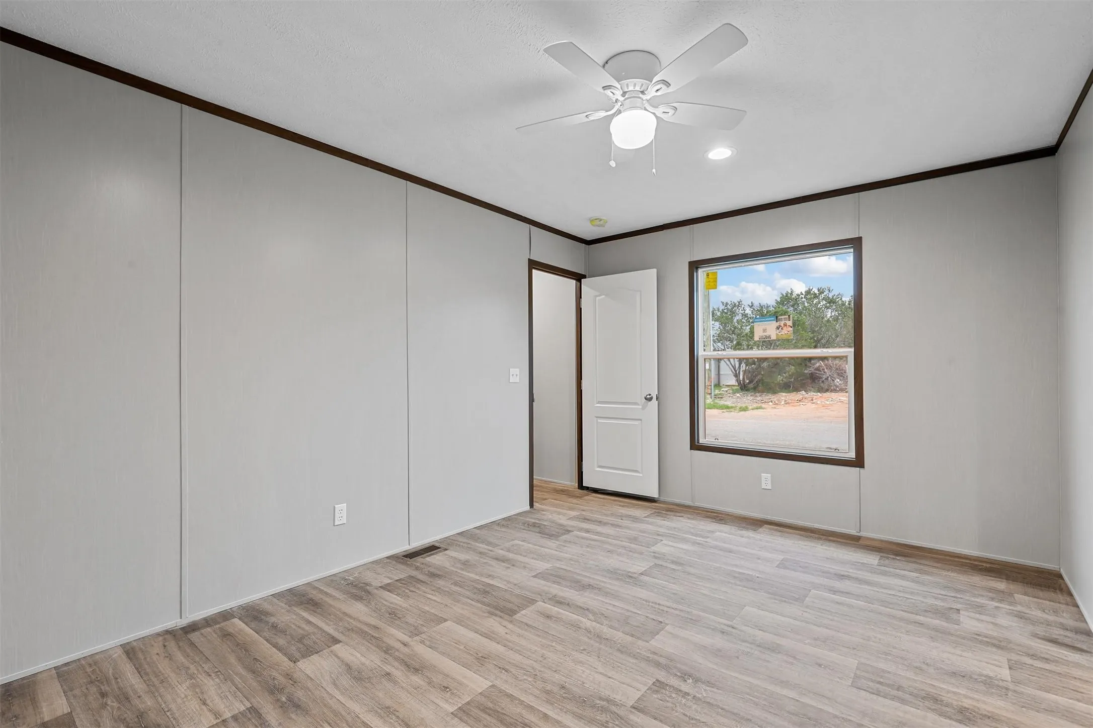 Manufactured Home For Sale in Hood County , 1107 Ridgeview Circle, Granbury, Texas 76048, 3 Bedroom, 2 Bathroom, Garage spaces, 1,056 Sqft, built in 2024, Price $160,000, mls#21274706, Real Estate Agent in Granbury, Homes For Sale in Hood county, Homes For Sale in Granbury, Realtor in Granbury Texas, Real Estate Brokerage Independent Realty Texas, Luminita Cordes Realtor