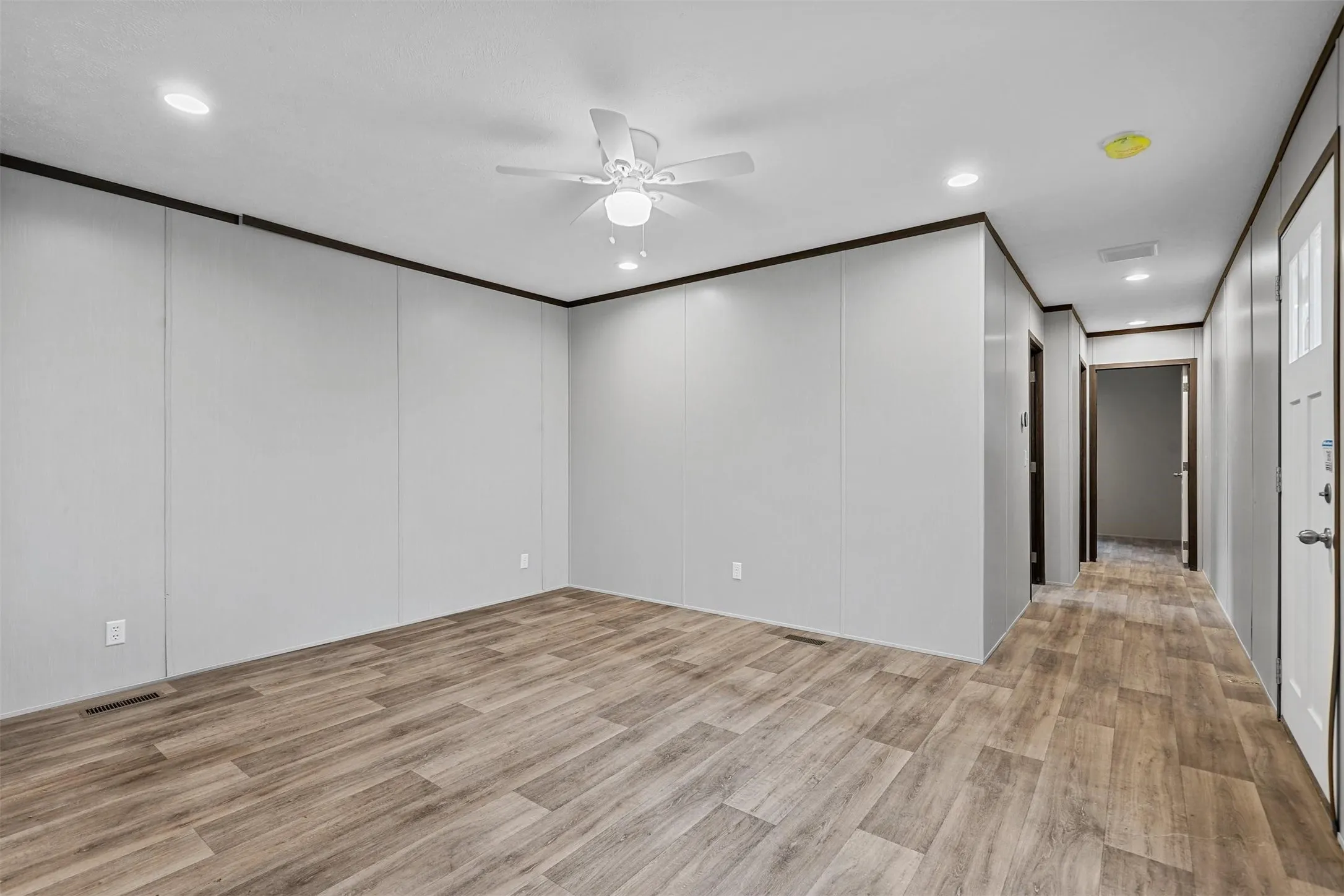 Manufactured Home For Sale in Hood County , 1107 Ridgeview Circle, Granbury, Texas 76048, 3 Bedroom, 2 Bathroom, Garage spaces, 1,056 Sqft, built in 2024, Price $160,000, mls#21274706, Real Estate Agent in Granbury, Homes For Sale in Hood county, Homes For Sale in Granbury, Realtor in Granbury Texas, Real Estate Brokerage Independent Realty Texas, Luminita Cordes Realtor