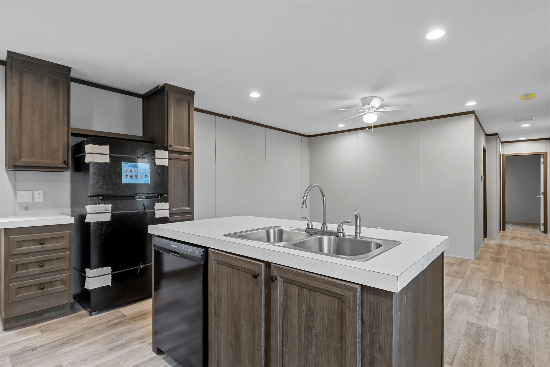 Manufactured Home For Sale in Hood County , 1107 Ridgeview Circle, Granbury, Texas 76048, 3 Bedroom, 2 Bathroom, Garage spaces, 1,056 Sqft, built in 2024, Price $160,000, mls#21274706, Real Estate Agent in Granbury, Homes For Sale in Hood county, Homes For Sale in Granbury, Realtor in Granbury Texas, Real Estate Brokerage Independent Realty Texas, Luminita Cordes Realtor