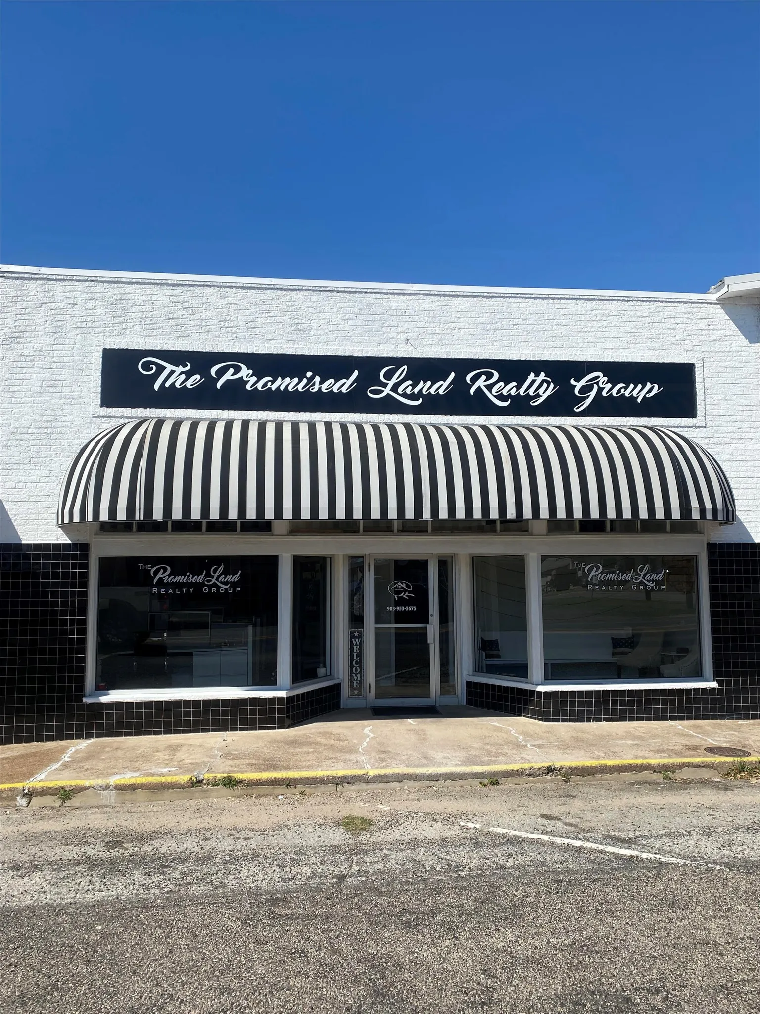 Office For Rent in Wood County , 113 E Goode Street, Quitman, Texas 75783, 0, 0, Garage spaces, 0 Sqft, built in 0, Price $1,600, mls#21276239, Real Estate Agent in Quitman, Homes For Rent in Wood county, Homes For Rent in Quitman, Realtor in Quitman Texas, Real Estate Brokerage Independent Realty Texas, Luminita Cordes Realtor