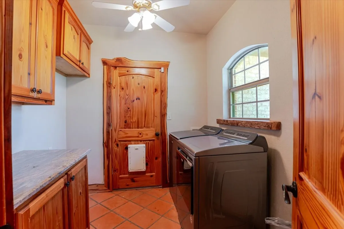 Single Family Residence For Sale in Wise County , 6721 FM 1810, Chico, Texas 76431, 3 Bedrooms, 2 Bathrooms, Garage spaces, 2,900 Sqft, built in 2007, Price $675,000, mls#21276246, Real Estate Agent in Chico, Homes For Sale in Wise county, Homes For Sale in Chico, Realtor in Chico Texas, Real Estate Brokerage Independent Realty Texas, Luminita Cordes Realtor
