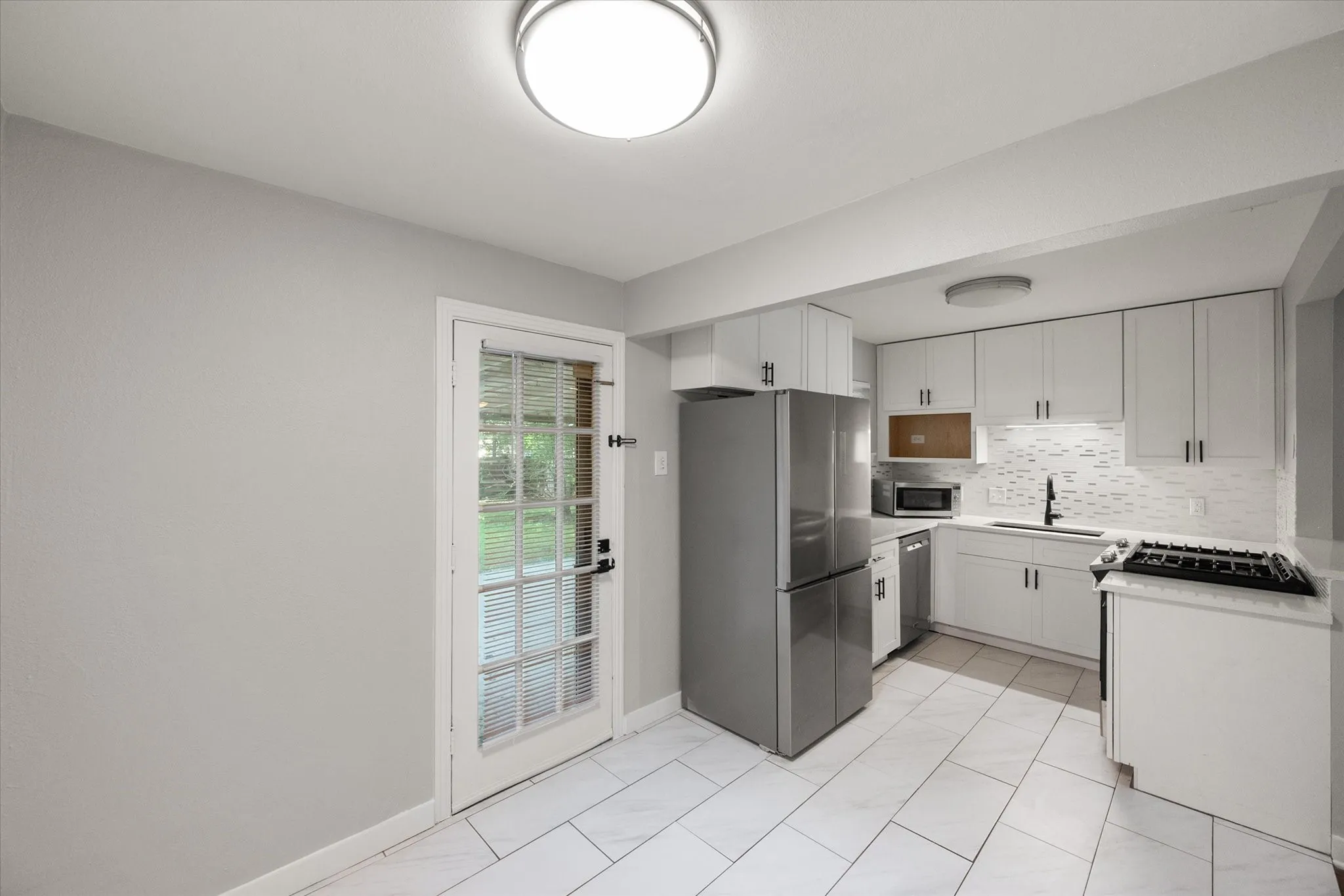 Single Family Residence For Sale in Tarrant County , 3413 Western Avenue, Fort Worth, Texas 76107, 2 Bedroom, 1 Bathroom, Garage spaces, 1,093 Sqft, built in 1950, mls#21276260, Real Estate Agent in Fort Worth, Homes For Sale in Tarrant county, Homes For Sale in Fort Worth, Realtor in Fort Worth Texas, Real Estate Brokerage Independent Realty Texas, Luminita Cordes Realtor