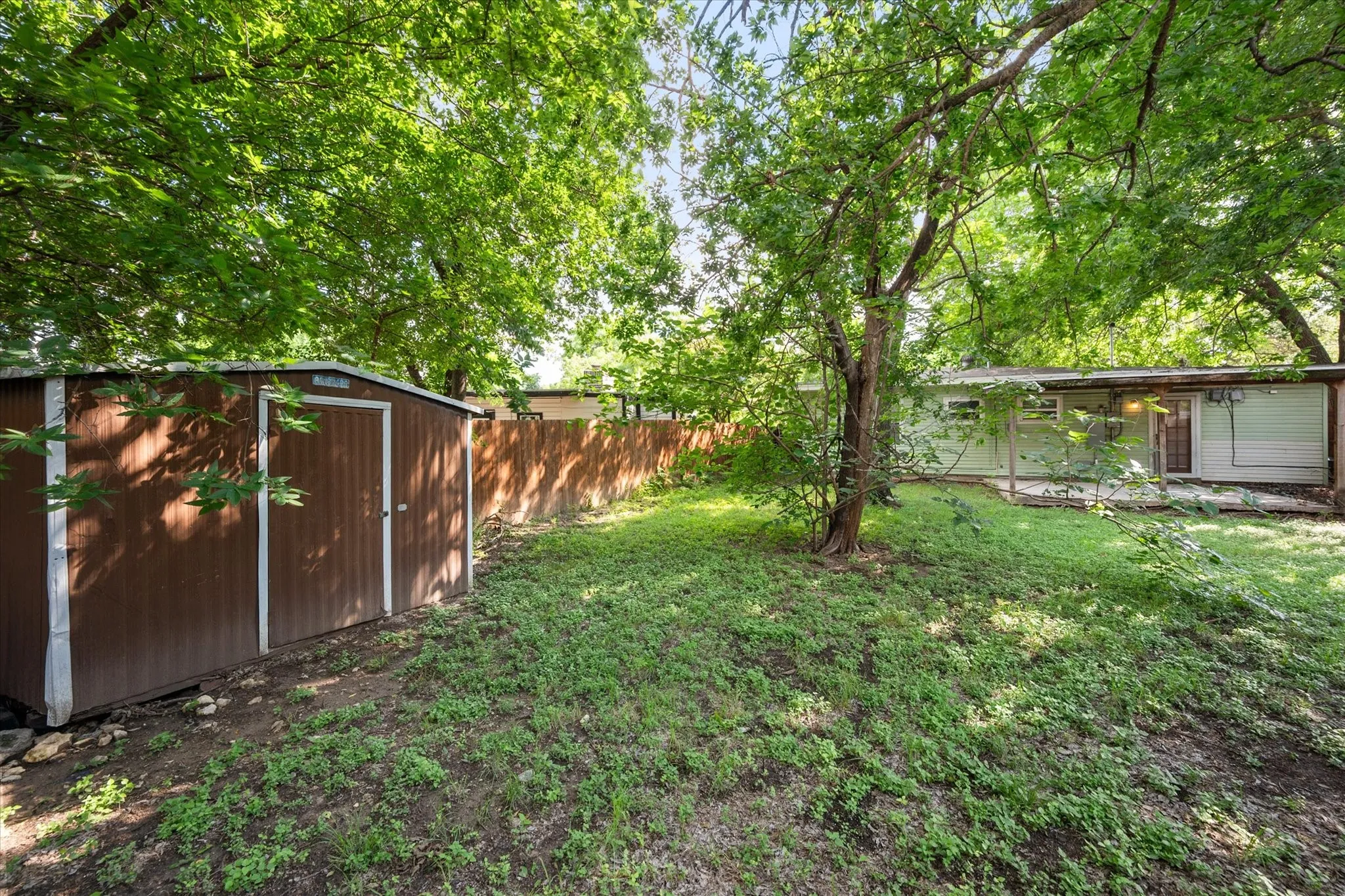 Single Family Residence For Sale in Tarrant County , 3413 Western Avenue, Fort Worth, Texas 76107, 2 Bedroom, 1 Bathroom, Garage spaces, 1,093 Sqft, built in 1950, mls#21276260, Real Estate Agent in Fort Worth, Homes For Sale in Tarrant county, Homes For Sale in Fort Worth, Realtor in Fort Worth Texas, Real Estate Brokerage Independent Realty Texas, Luminita Cordes Realtor