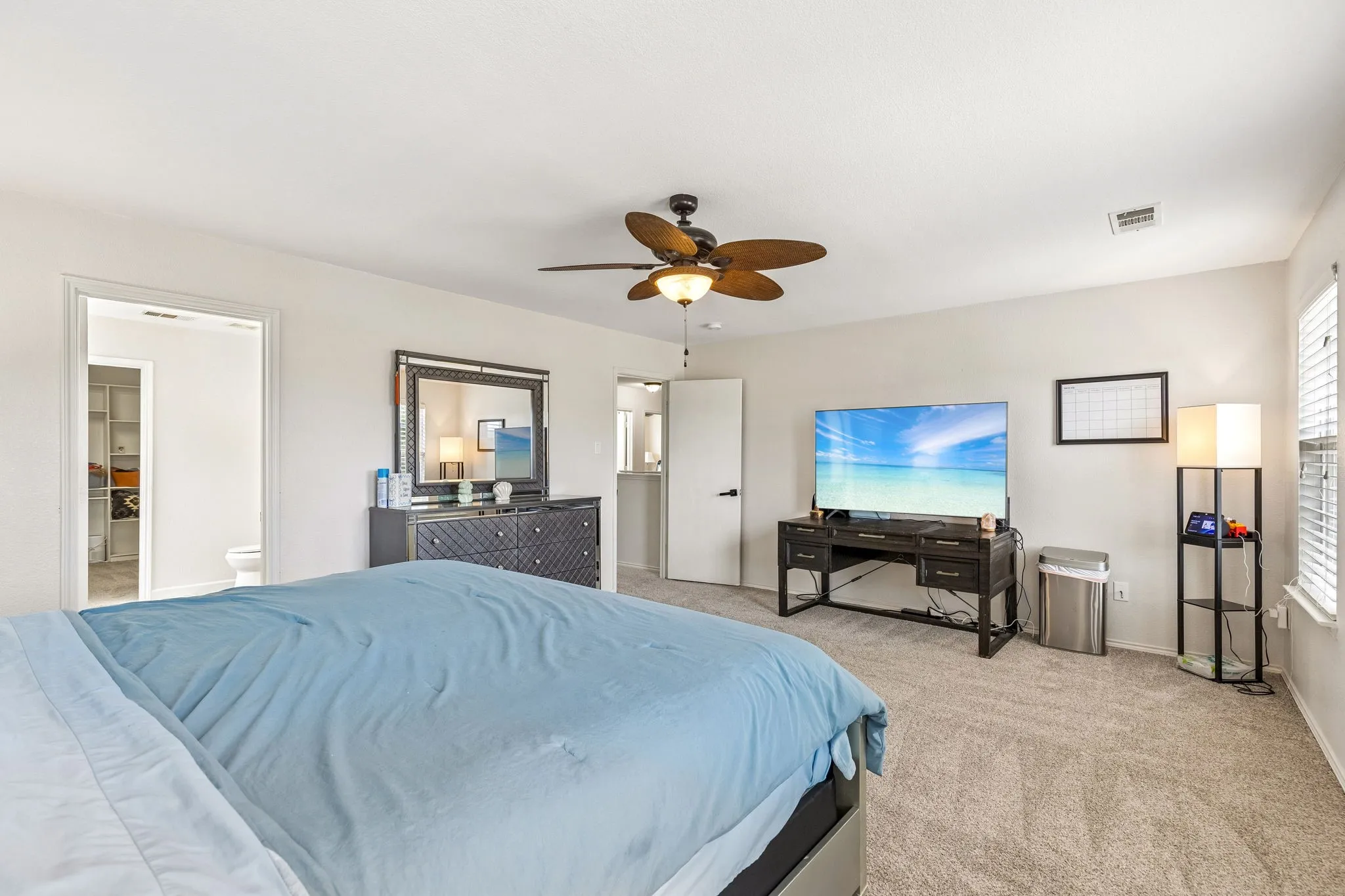 Single Family Residence For Sale in Tarrant County , 7013 Lindentree Lane, Fort Worth, Texas 76137, 3 Bedroom, 3 Bathroom, 2 Garage spaces, 2,208 Sqft, built in 2003, mls#21257972, Real Estate Agent in Fort Worth, Homes For Sale in Tarrant county, Homes For Sale in Fort Worth, Realtor in Fort Worth Texas, Real Estate Brokerage Independent Realty Texas, Luminita Cordes Realtor