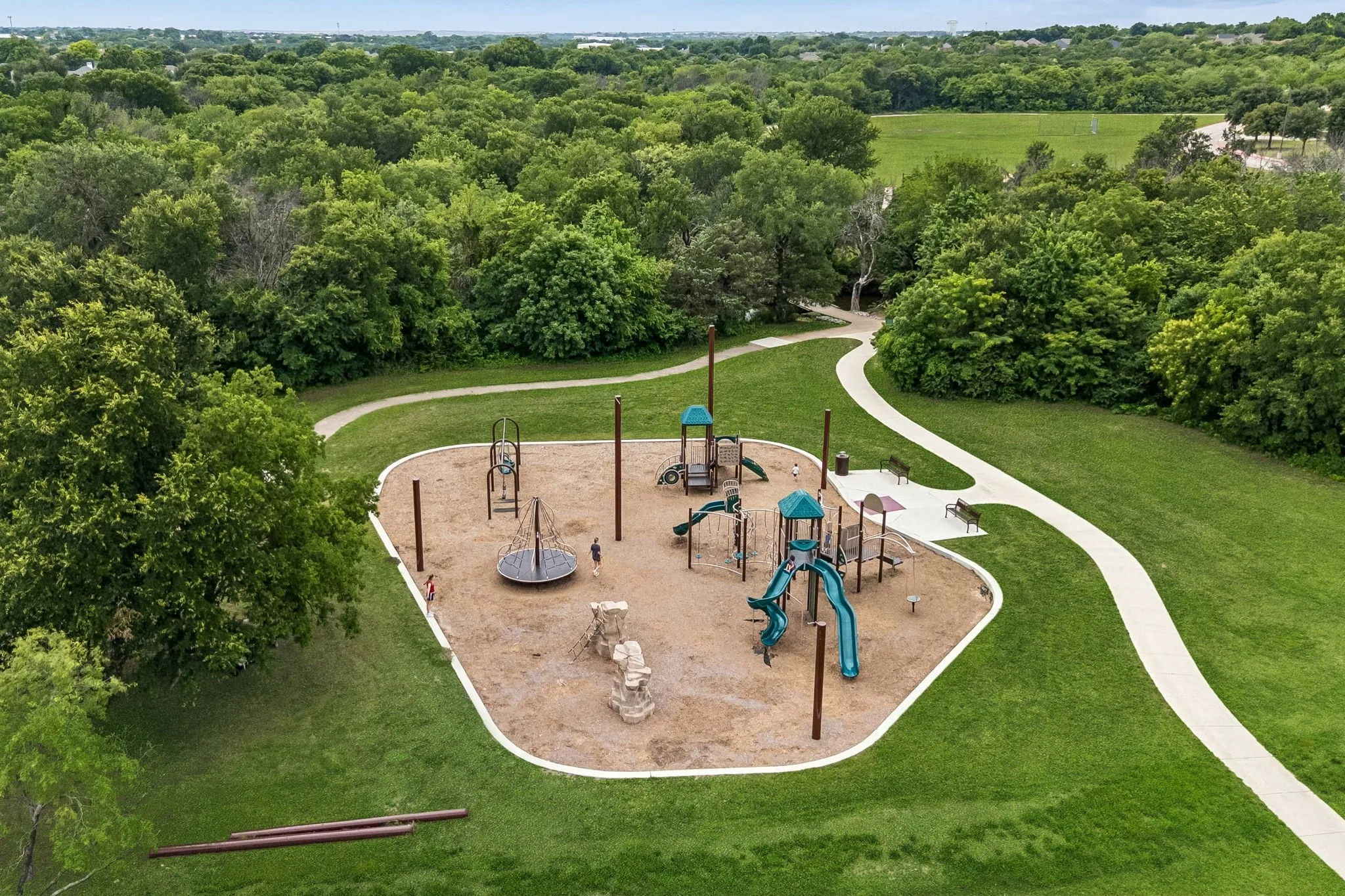 Single Family Residence For Sale in Tarrant County , 7013 Lindentree Lane, Fort Worth, Texas 76137, 3 Bedroom, 3 Bathroom, 2 Garage spaces, 2,208 Sqft, built in 2003, mls#21257972, Real Estate Agent in Fort Worth, Homes For Sale in Tarrant county, Homes For Sale in Fort Worth, Realtor in Fort Worth Texas, Real Estate Brokerage Independent Realty Texas, Luminita Cordes Realtor
