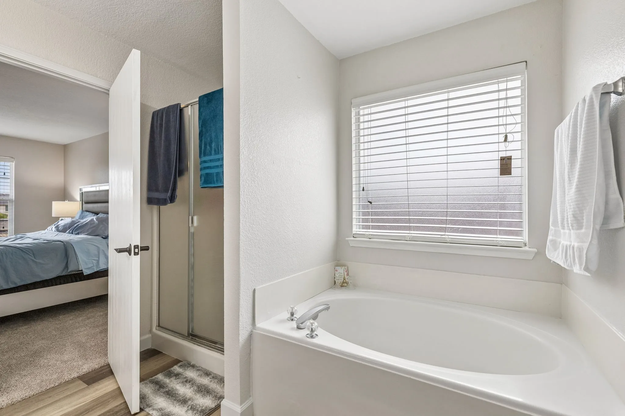 Single Family Residence For Sale in Tarrant County , 7013 Lindentree Lane, Fort Worth, Texas 76137, 3 Bedroom, 3 Bathroom, 2 Garage spaces, 2,208 Sqft, built in 2003, mls#21257972, Real Estate Agent in Fort Worth, Homes For Sale in Tarrant county, Homes For Sale in Fort Worth, Realtor in Fort Worth Texas, Real Estate Brokerage Independent Realty Texas, Luminita Cordes Realtor