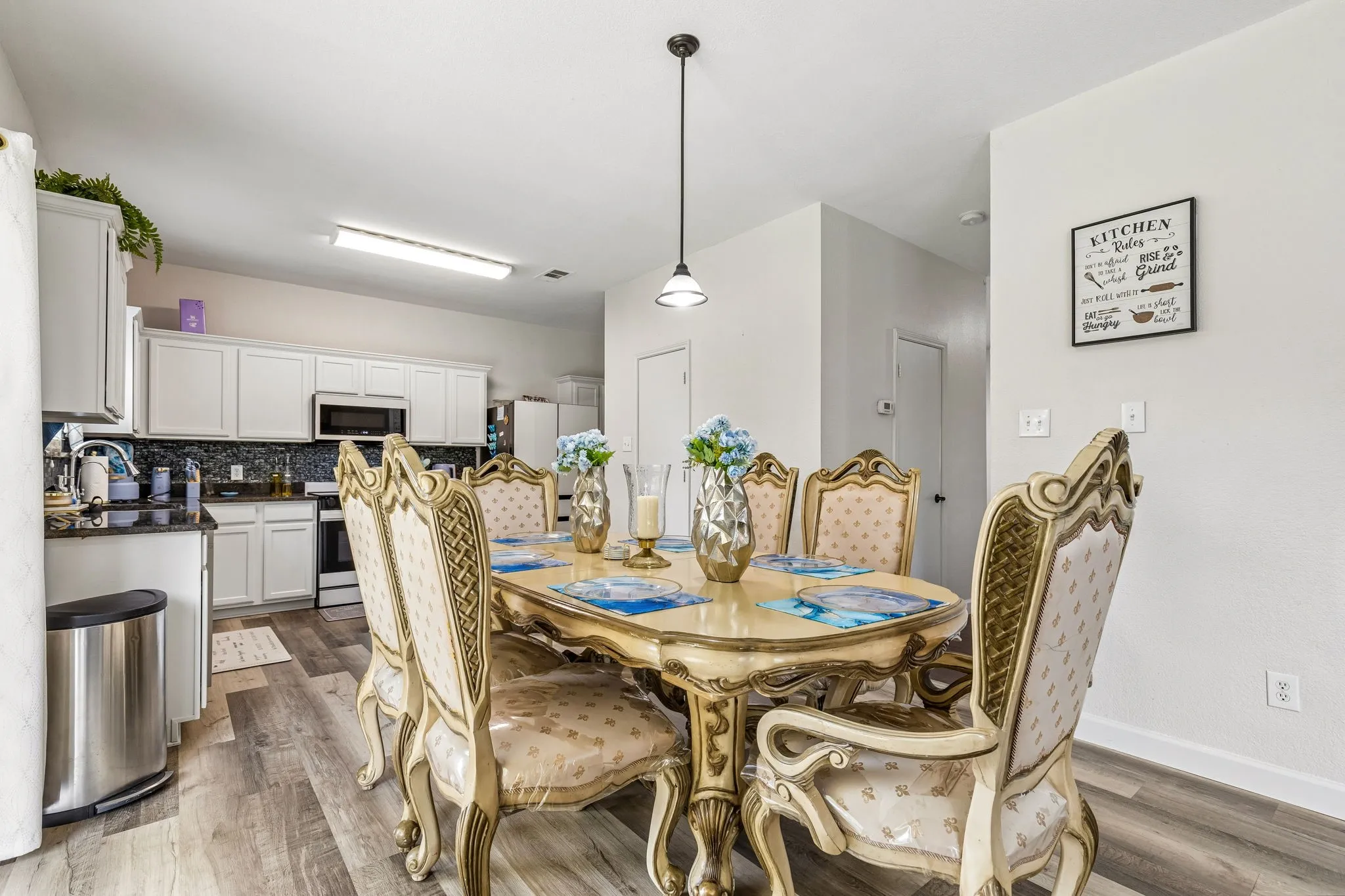 Single Family Residence For Sale in Tarrant County , 7013 Lindentree Lane, Fort Worth, Texas 76137, 3 Bedroom, 3 Bathroom, 2 Garage spaces, 2,208 Sqft, built in 2003, mls#21257972, Real Estate Agent in Fort Worth, Homes For Sale in Tarrant county, Homes For Sale in Fort Worth, Realtor in Fort Worth Texas, Real Estate Brokerage Independent Realty Texas, Luminita Cordes Realtor