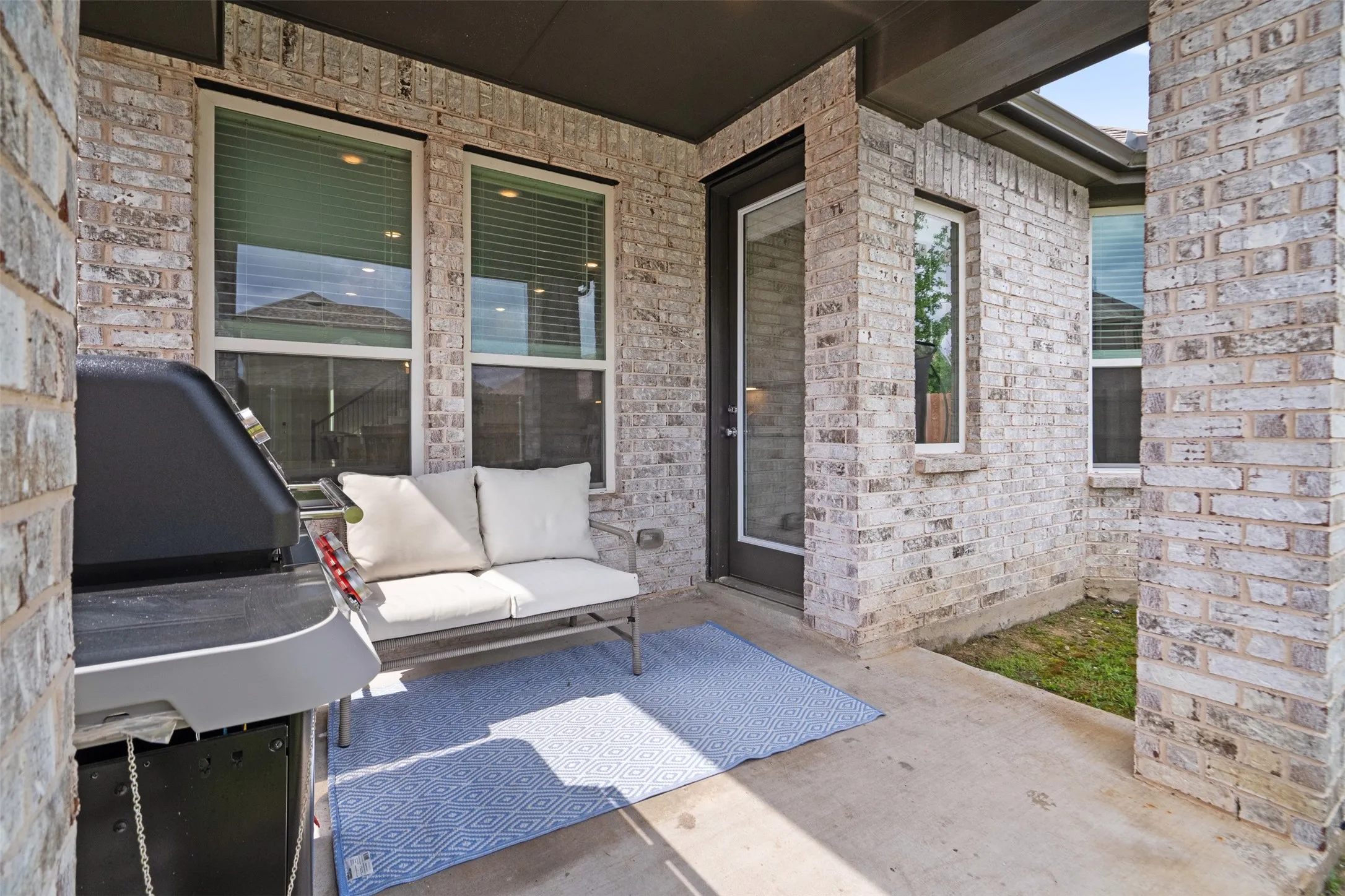 Single Family Residence For Sale in Grayson County , 1742 Horseshoe Lane, Van Alstyne, Texas 75495, 3 Bedroom, 3 Bathroom, 2 Garage spaces, 2,371 Sqft, built in 2021, mls#21276270, Real Estate Agent in Van Alstyne, Homes For Sale in Grayson county, Homes For Sale in Van Alstyne, Realtor in Van Alstyne Texas, Real Estate Brokerage Independent Realty Texas, Luminita Cordes Realtor