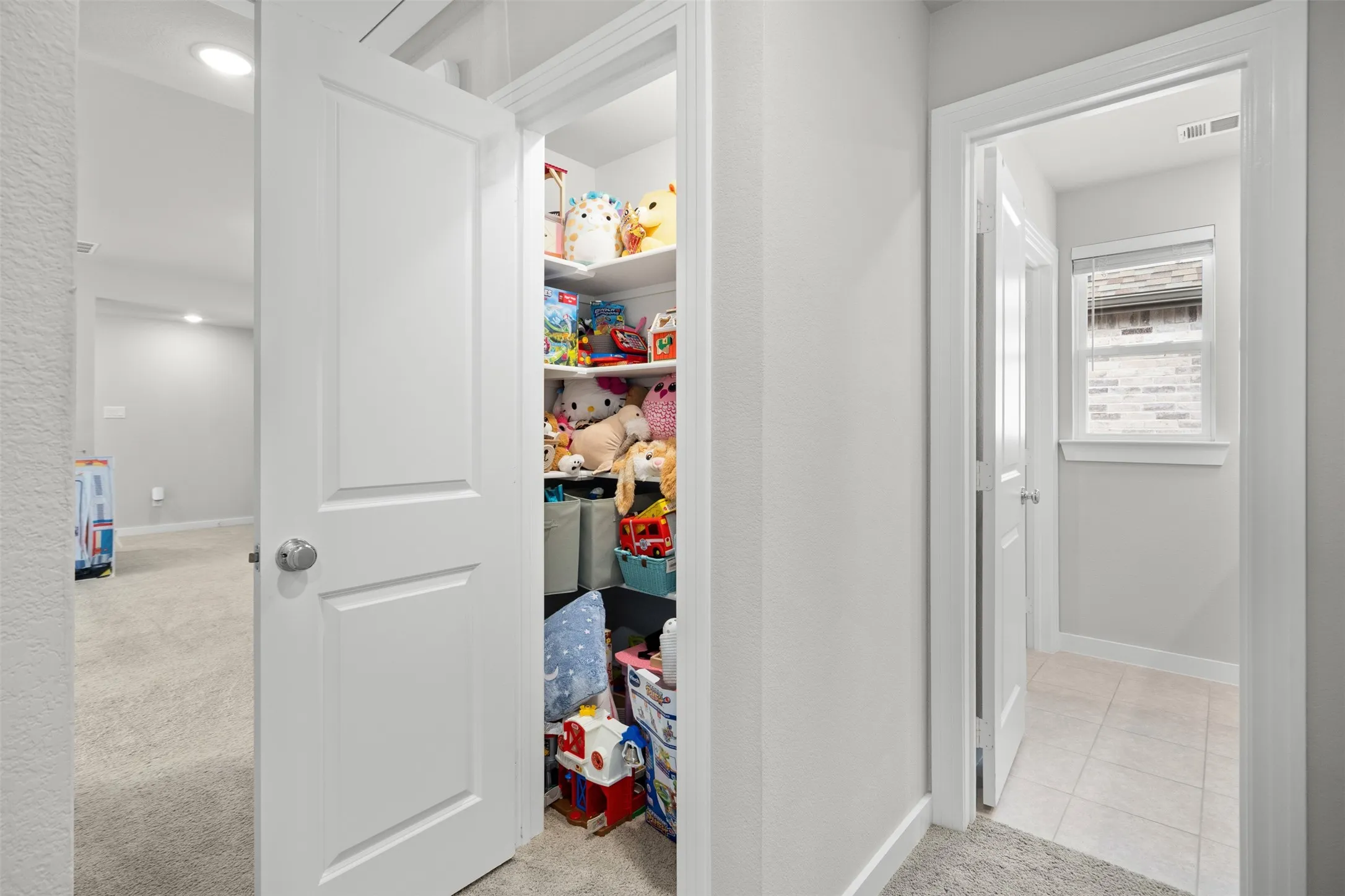 Single Family Residence For Sale in Grayson County , 1742 Horseshoe Lane, Van Alstyne, Texas 75495, 3 Bedroom, 3 Bathroom, 2 Garage spaces, 2,371 Sqft, built in 2021, mls#21276270, Real Estate Agent in Van Alstyne, Homes For Sale in Grayson county, Homes For Sale in Van Alstyne, Realtor in Van Alstyne Texas, Real Estate Brokerage Independent Realty Texas, Luminita Cordes Realtor