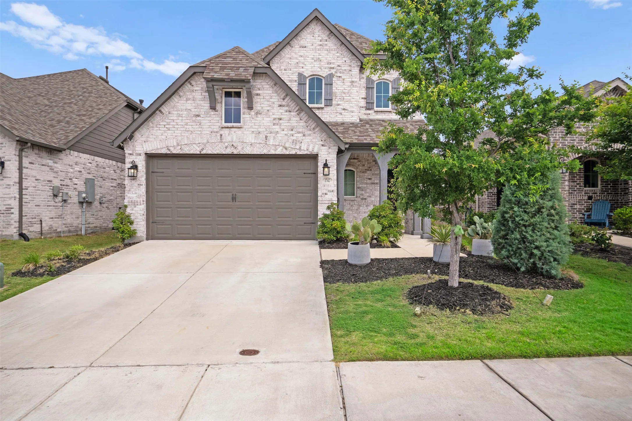 Single Family Residence For Sale in Grayson County , 1742 Horseshoe Lane, Van Alstyne, Texas 75495, 3 Bedroom, 3 Bathroom, 2 Garage spaces, 2,371 Sqft, built in 2021, mls#21276270, Real Estate Agent in Van Alstyne, Homes For Sale in Grayson county, Homes For Sale in Van Alstyne, Realtor in Van Alstyne Texas, Real Estate Brokerage Independent Realty Texas, Luminita Cordes Realtor