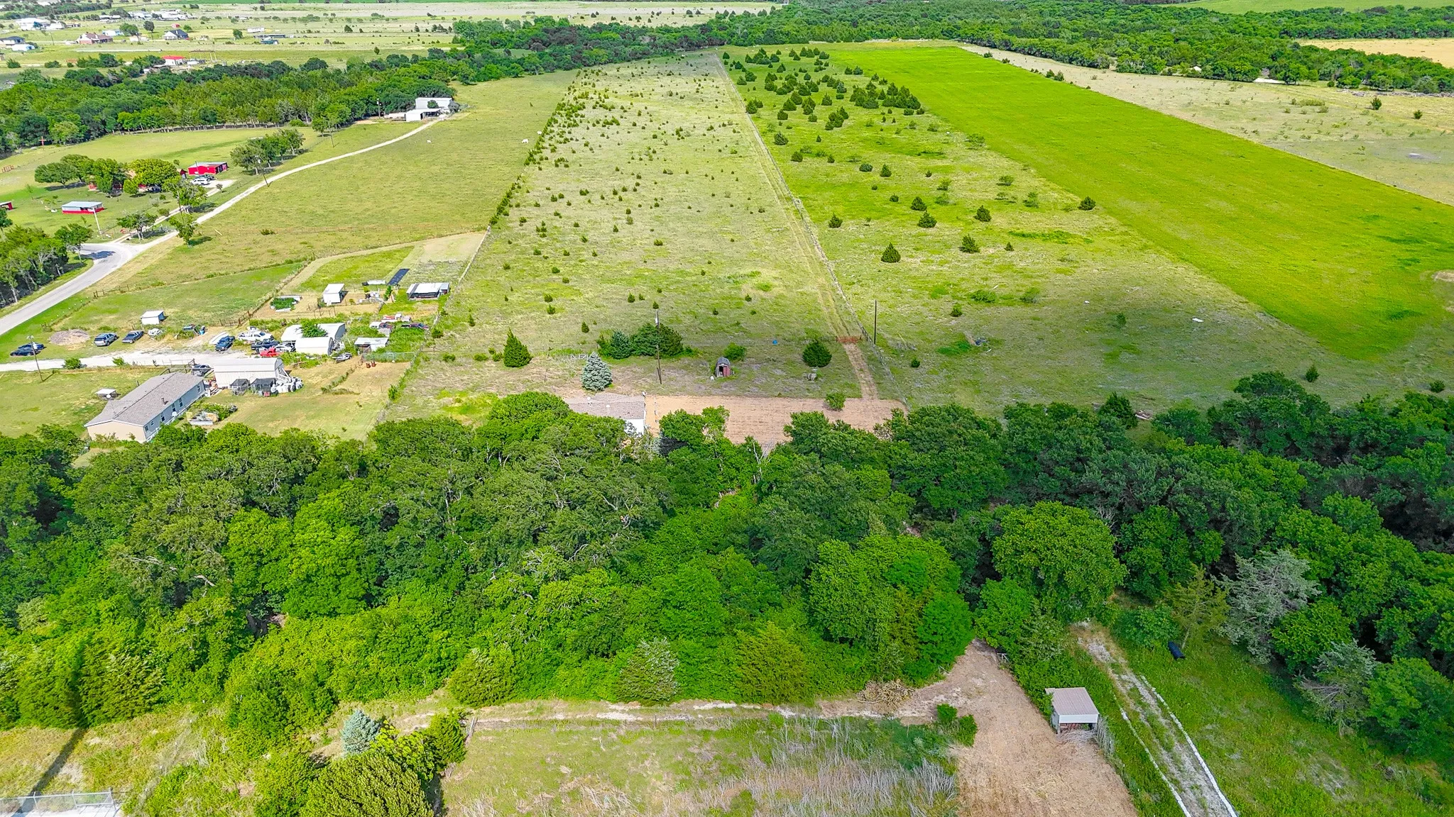 Mobile Home For Sale in Ellis County , 1612 Wilson Road, Waxahachie, Texas 75165, 3 Bedrooms, 2 Bathrooms, Garage spaces, 1,120 Sqft, built in 1997, Price $498,000, mls#21274267, Real Estate Agent in Waxahachie, Homes For Sale in Ellis county, Homes For Sale in Waxahachie, Realtor in Waxahachie Texas, Real Estate Brokerage Independent Realty Texas, Luminita Cordes Realtor