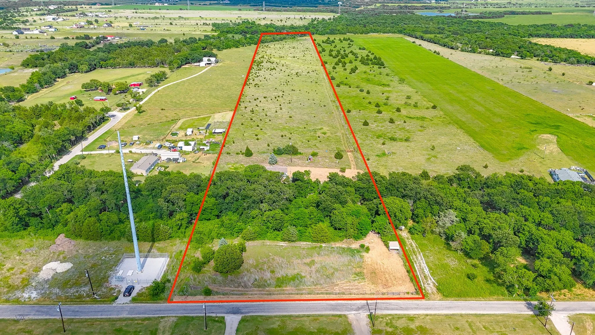 Mobile Home For Sale in Ellis County , 1612 Wilson Road, Waxahachie, Texas 75165, 3 Bedrooms, 2 Bathrooms, Garage spaces, 1,120 Sqft, built in 1997, Price $498,000, mls#21274267, Real Estate Agent in Waxahachie, Homes For Sale in Ellis county, Homes For Sale in Waxahachie, Realtor in Waxahachie Texas, Real Estate Brokerage Independent Realty Texas, Luminita Cordes Realtor