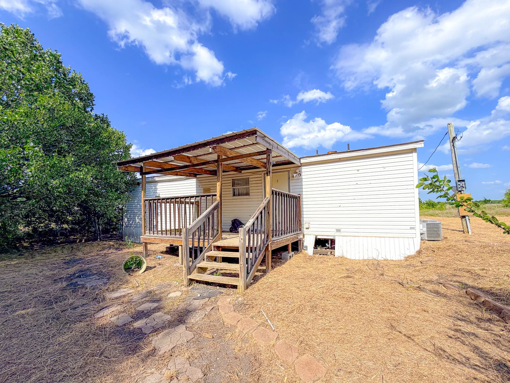 Mobile Home For Sale in Ellis County , 1612 Wilson Road, Waxahachie, Texas 75165, 3 Bedrooms, 2 Bathrooms, Garage spaces, 1,120 Sqft, built in 1997, Price $498,000, mls#21274267, Real Estate Agent in Waxahachie, Homes For Sale in Ellis county, Homes For Sale in Waxahachie, Realtor in Waxahachie Texas, Real Estate Brokerage Independent Realty Texas, Luminita Cordes Realtor