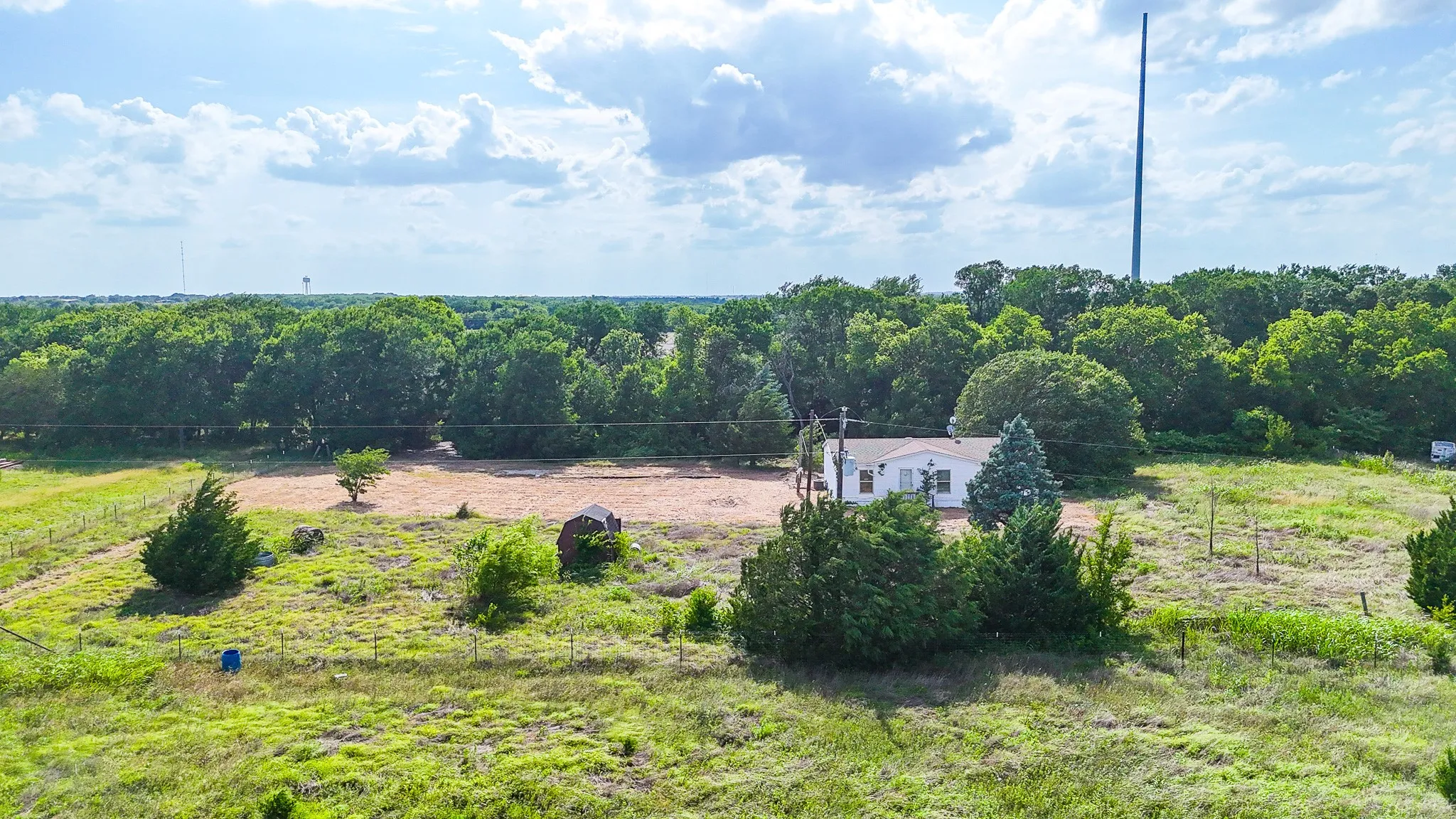 Mobile Home For Sale in Ellis County , 1612 Wilson Road, Waxahachie, Texas 75165, 3 Bedrooms, 2 Bathrooms, Garage spaces, 1,120 Sqft, built in 1997, Price $498,000, mls#21274267, Real Estate Agent in Waxahachie, Homes For Sale in Ellis county, Homes For Sale in Waxahachie, Realtor in Waxahachie Texas, Real Estate Brokerage Independent Realty Texas, Luminita Cordes Realtor