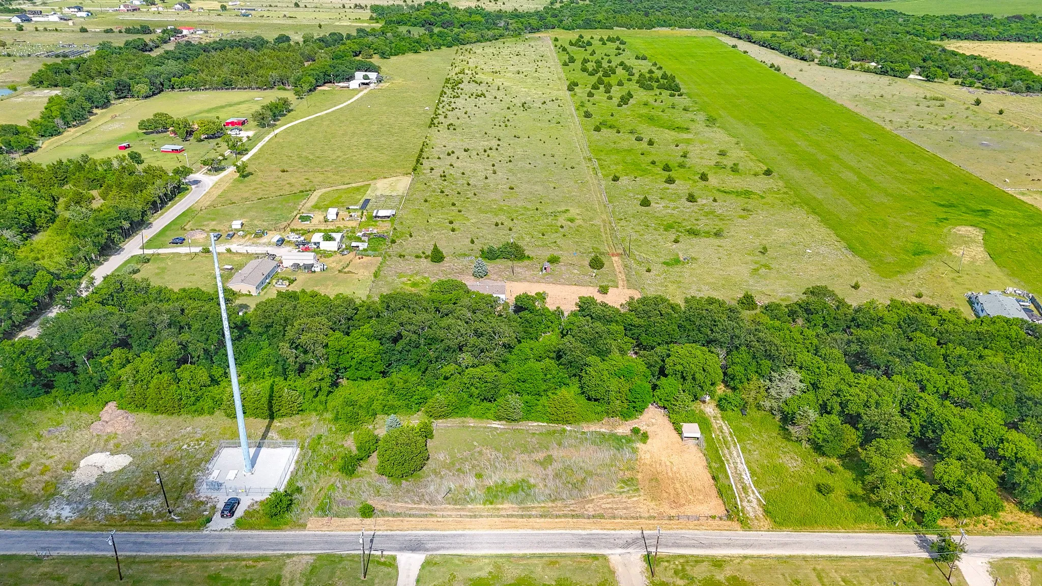 Mobile Home For Sale in Ellis County , 1612 Wilson Road, Waxahachie, Texas 75165, 3 Bedrooms, 2 Bathrooms, Garage spaces, 1,120 Sqft, built in 1997, Price $498,000, mls#21274267, Real Estate Agent in Waxahachie, Homes For Sale in Ellis county, Homes For Sale in Waxahachie, Realtor in Waxahachie Texas, Real Estate Brokerage Independent Realty Texas, Luminita Cordes Realtor
