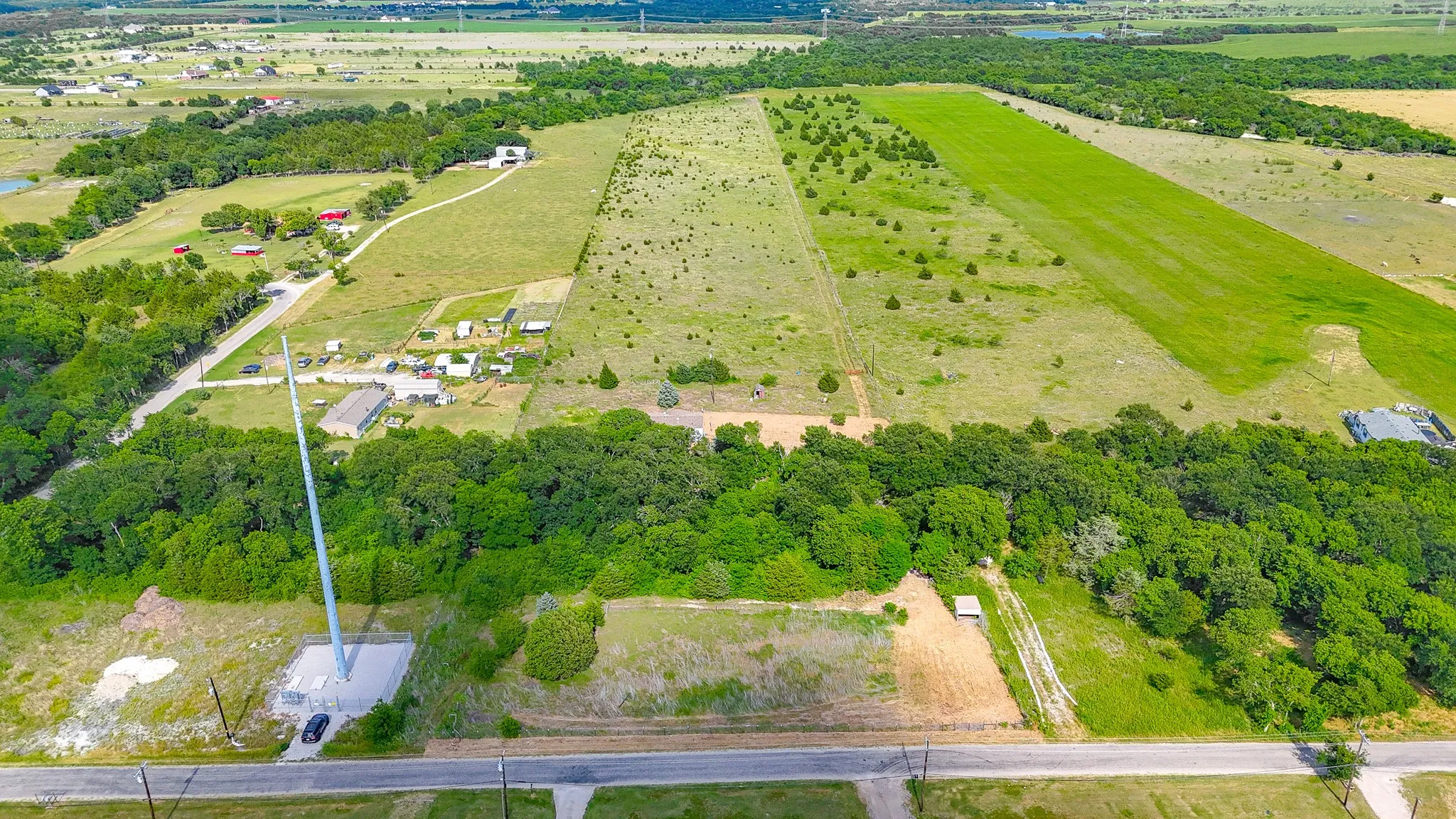 Mobile Home For Sale in Ellis County , 1612 Wilson Road, Waxahachie, Texas 75165, 3 Bedrooms, 2 Bathrooms, Garage spaces, 1,120 Sqft, built in 1997, Price $498,000, mls#21274267, Real Estate Agent in Waxahachie, Homes For Sale in Ellis county, Homes For Sale in Waxahachie, Realtor in Waxahachie Texas, Real Estate Brokerage Independent Realty Texas, Luminita Cordes Realtor