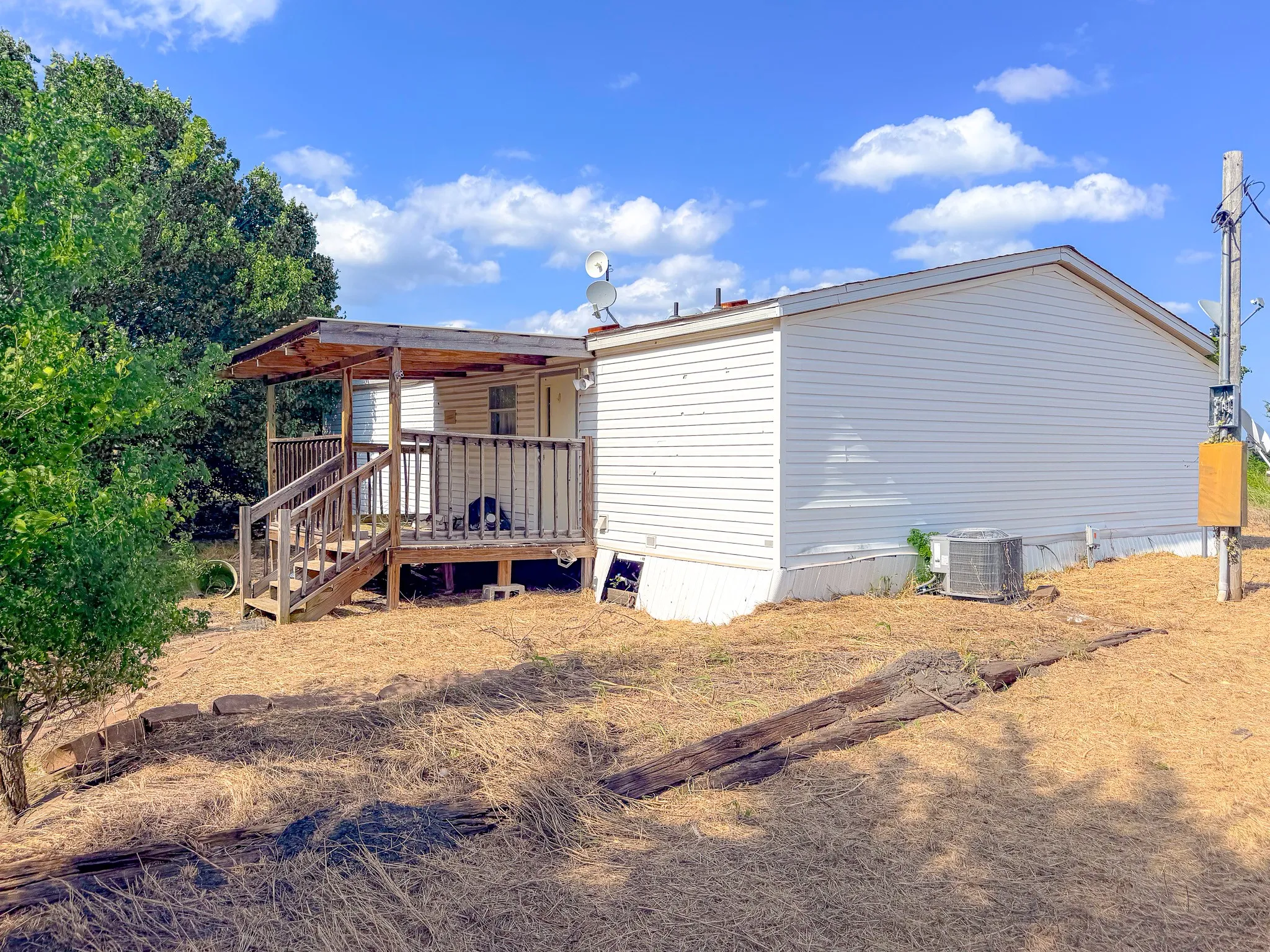 Mobile Home For Sale in Ellis County , 1612 Wilson Road, Waxahachie, Texas 75165, 3 Bedrooms, 2 Bathrooms, Garage spaces, 1,120 Sqft, built in 1997, Price $498,000, mls#21274267, Real Estate Agent in Waxahachie, Homes For Sale in Ellis county, Homes For Sale in Waxahachie, Realtor in Waxahachie Texas, Real Estate Brokerage Independent Realty Texas, Luminita Cordes Realtor