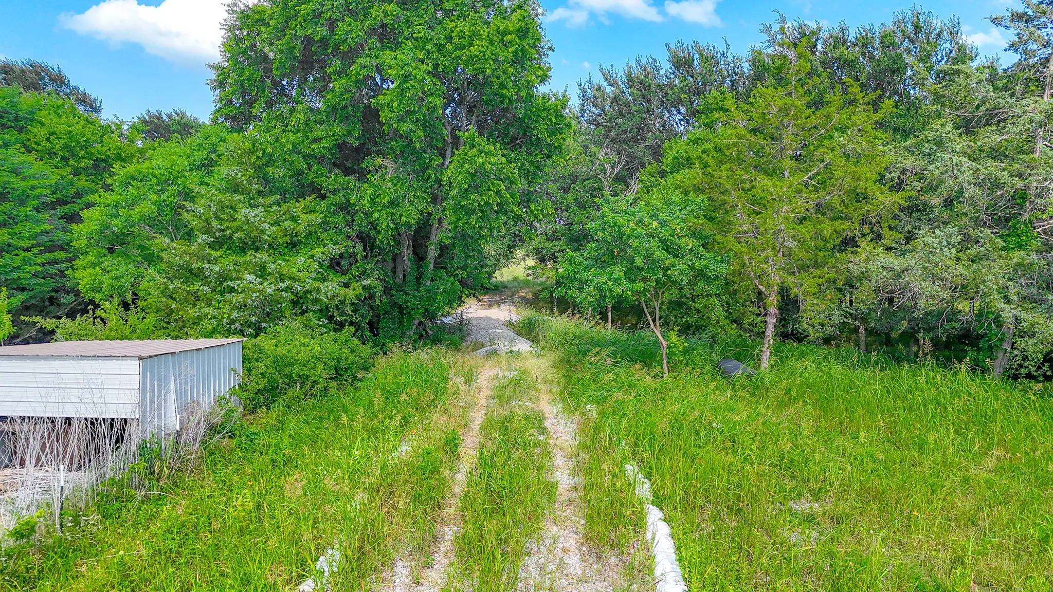 Mobile Home For Sale in Ellis County , 1612 Wilson Road, Waxahachie, Texas 75165, 3 Bedrooms, 2 Bathrooms, Garage spaces, 1,120 Sqft, built in 1997, Price $498,000, mls#21274267, Real Estate Agent in Waxahachie, Homes For Sale in Ellis county, Homes For Sale in Waxahachie, Realtor in Waxahachie Texas, Real Estate Brokerage Independent Realty Texas, Luminita Cordes Realtor