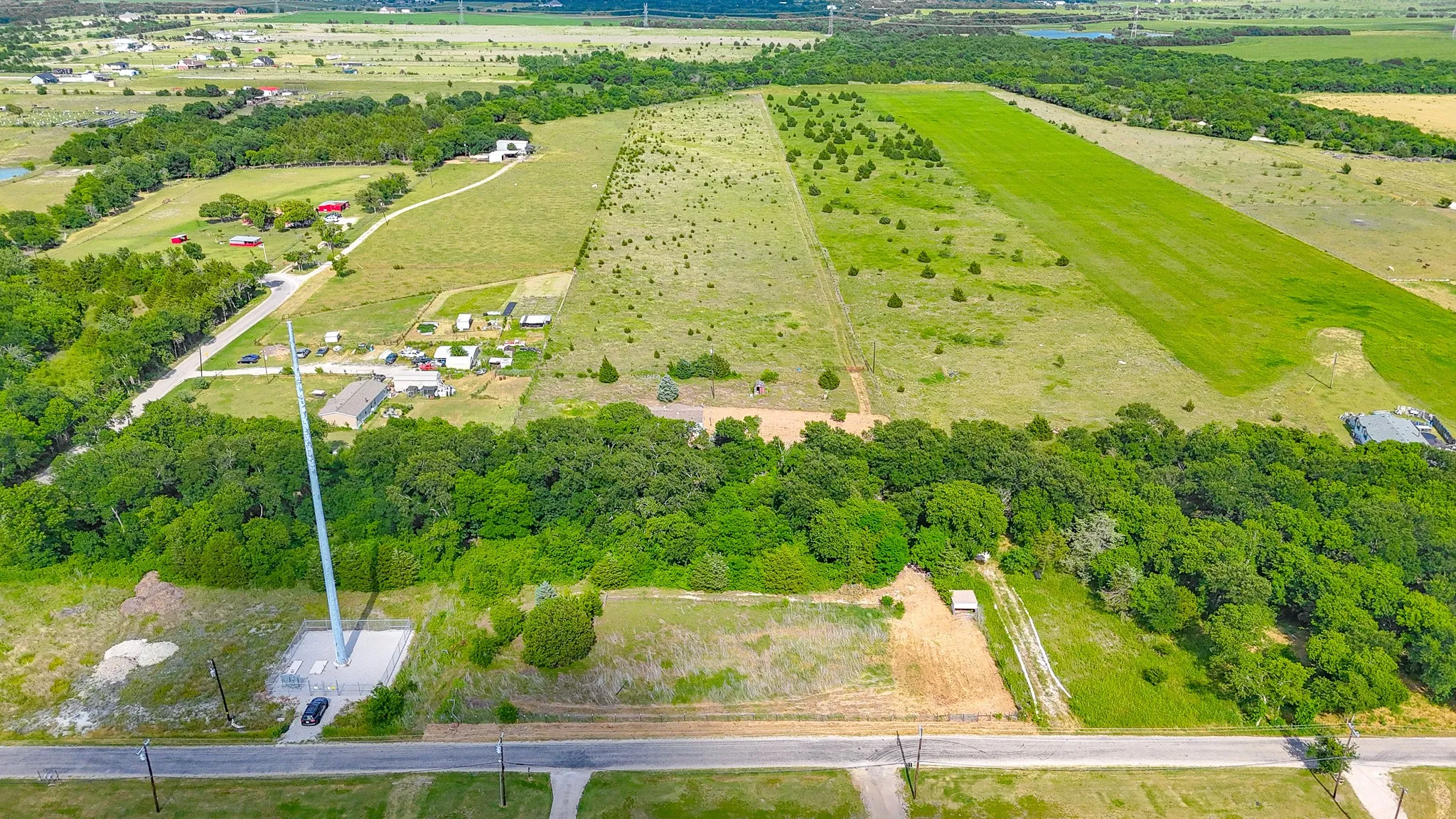 Mobile Home For Sale in Ellis County , 1612 Wilson Road, Waxahachie, Texas 75165, 3 Bedrooms, 2 Bathrooms, Garage spaces, 1,120 Sqft, built in 1997, Price $498,000, mls#21274267, Real Estate Agent in Waxahachie, Homes For Sale in Ellis county, Homes For Sale in Waxahachie, Realtor in Waxahachie Texas, Real Estate Brokerage Independent Realty Texas, Luminita Cordes Realtor