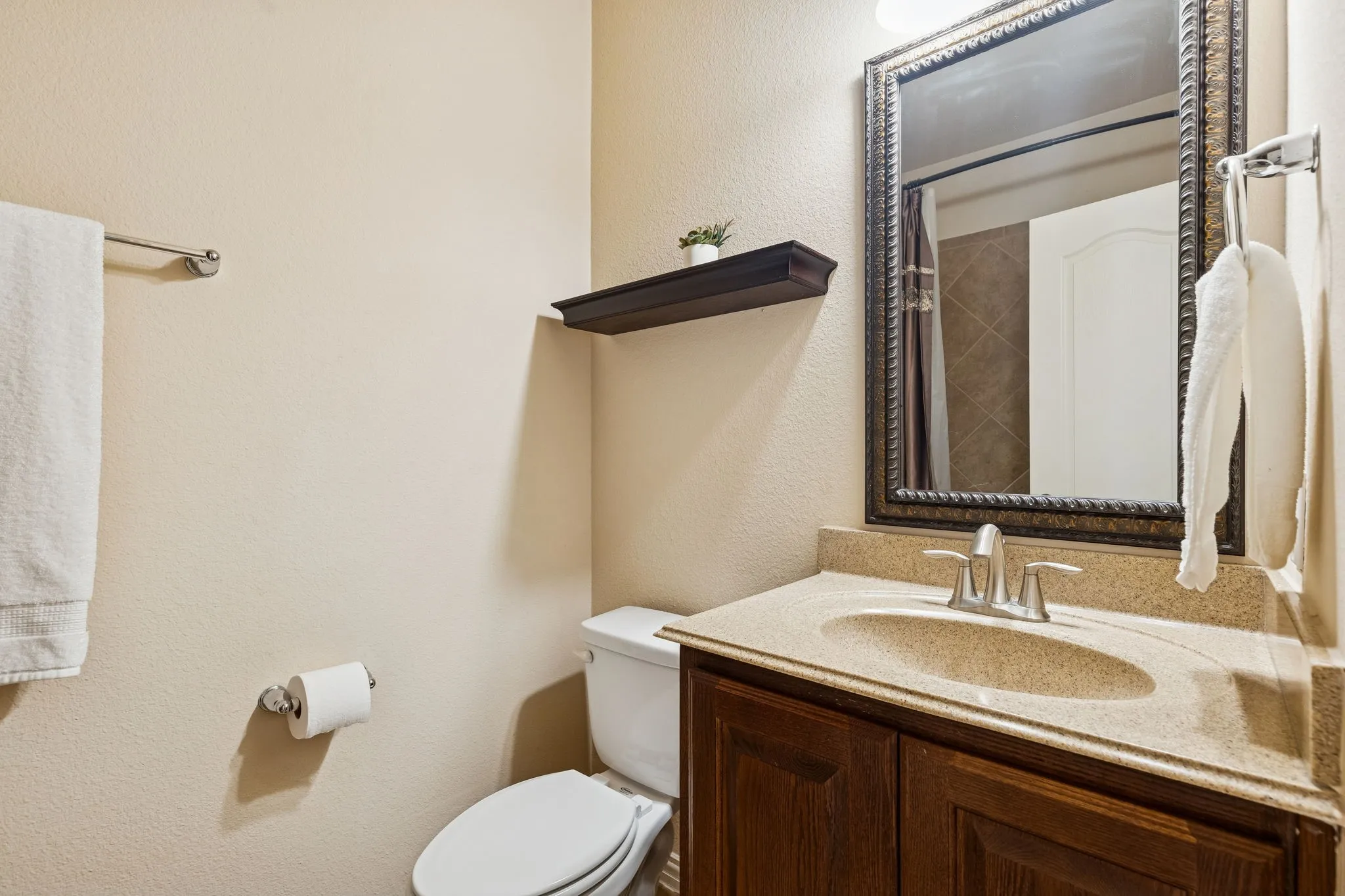 Single Family Residence For Sale in Denton County , 1517 Martin Creek Drive, Little Elm, Texas 75068, 3 Bedroom, 3 Bathroom, 2 Garage spaces, 2,470 Sqft, built in 2013, mls#21276319, Real Estate Agent in Little Elm, Homes For Sale in Denton county, Homes For Sale in Little Elm, Realtor in Little Elm Texas, Real Estate Brokerage Independent Realty Texas, Luminita Cordes Realtor