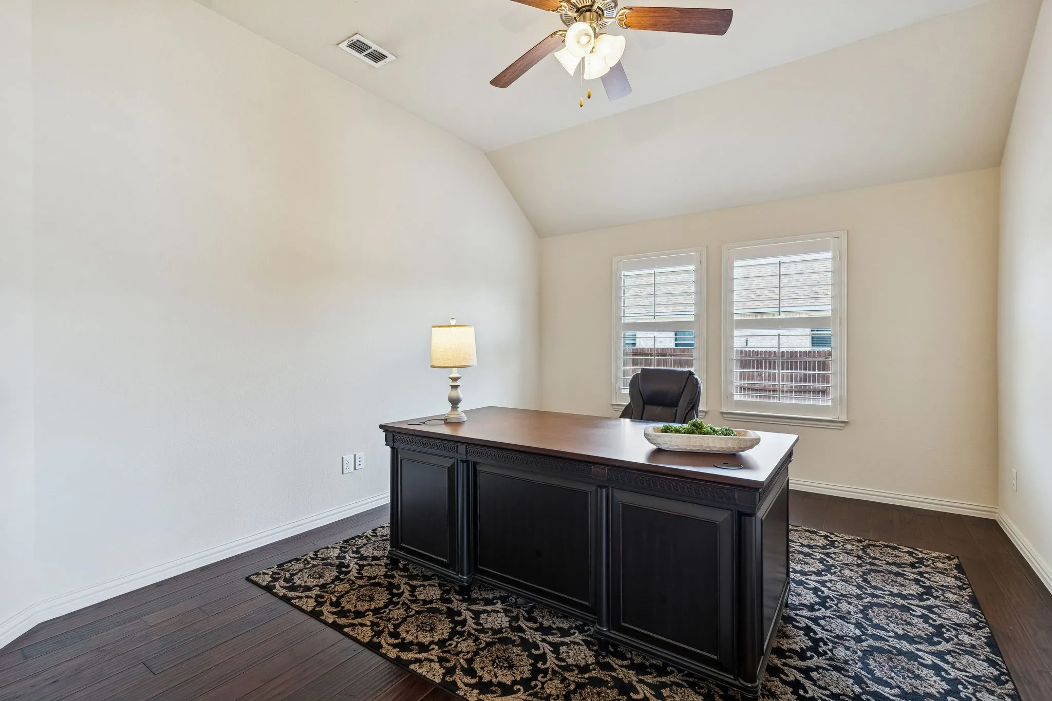 Single Family Residence For Sale in Denton County , 1517 Martin Creek Drive, Little Elm, Texas 75068, 3 Bedroom, 3 Bathroom, 2 Garage spaces, 2,470 Sqft, built in 2013, mls#21276319, Real Estate Agent in Little Elm, Homes For Sale in Denton county, Homes For Sale in Little Elm, Realtor in Little Elm Texas, Real Estate Brokerage Independent Realty Texas, Luminita Cordes Realtor
