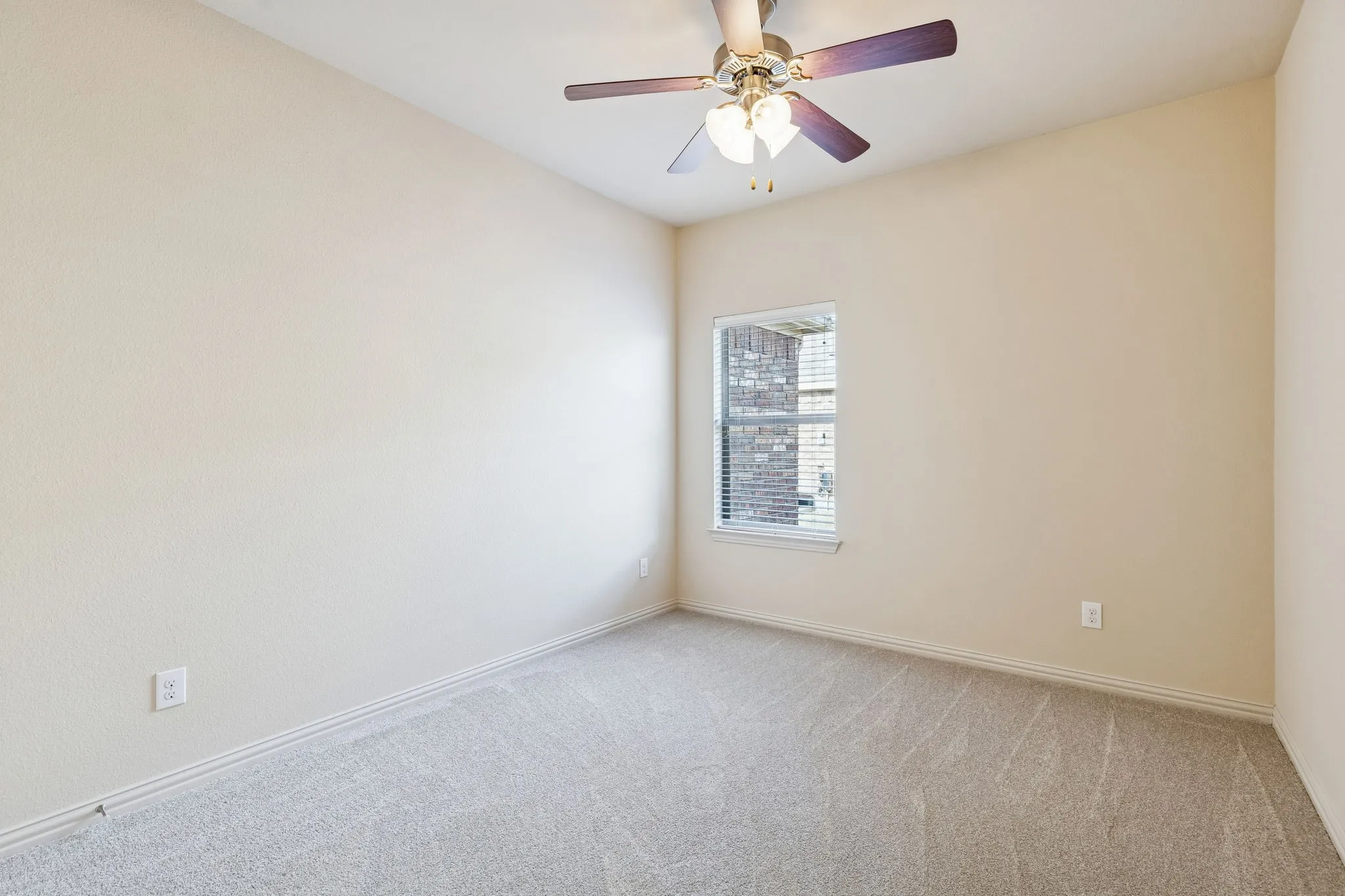 Single Family Residence For Sale in Denton County , 1517 Martin Creek Drive, Little Elm, Texas 75068, 3 Bedroom, 3 Bathroom, 2 Garage spaces, 2,470 Sqft, built in 2013, mls#21276319, Real Estate Agent in Little Elm, Homes For Sale in Denton county, Homes For Sale in Little Elm, Realtor in Little Elm Texas, Real Estate Brokerage Independent Realty Texas, Luminita Cordes Realtor