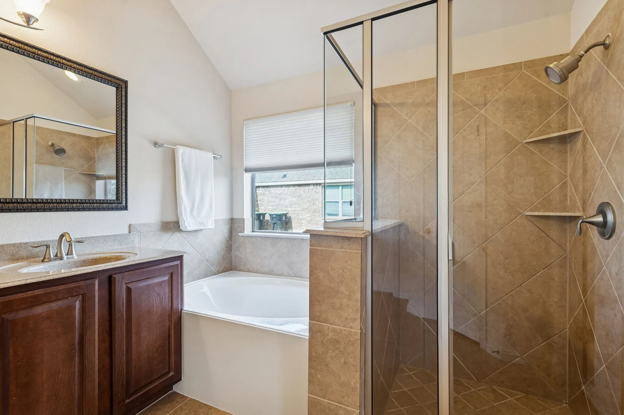 Single Family Residence For Sale in Denton County , 1517 Martin Creek Drive, Little Elm, Texas 75068, 3 Bedroom, 3 Bathroom, 2 Garage spaces, 2,470 Sqft, built in 2013, mls#21276319, Real Estate Agent in Little Elm, Homes For Sale in Denton county, Homes For Sale in Little Elm, Realtor in Little Elm Texas, Real Estate Brokerage Independent Realty Texas, Luminita Cordes Realtor