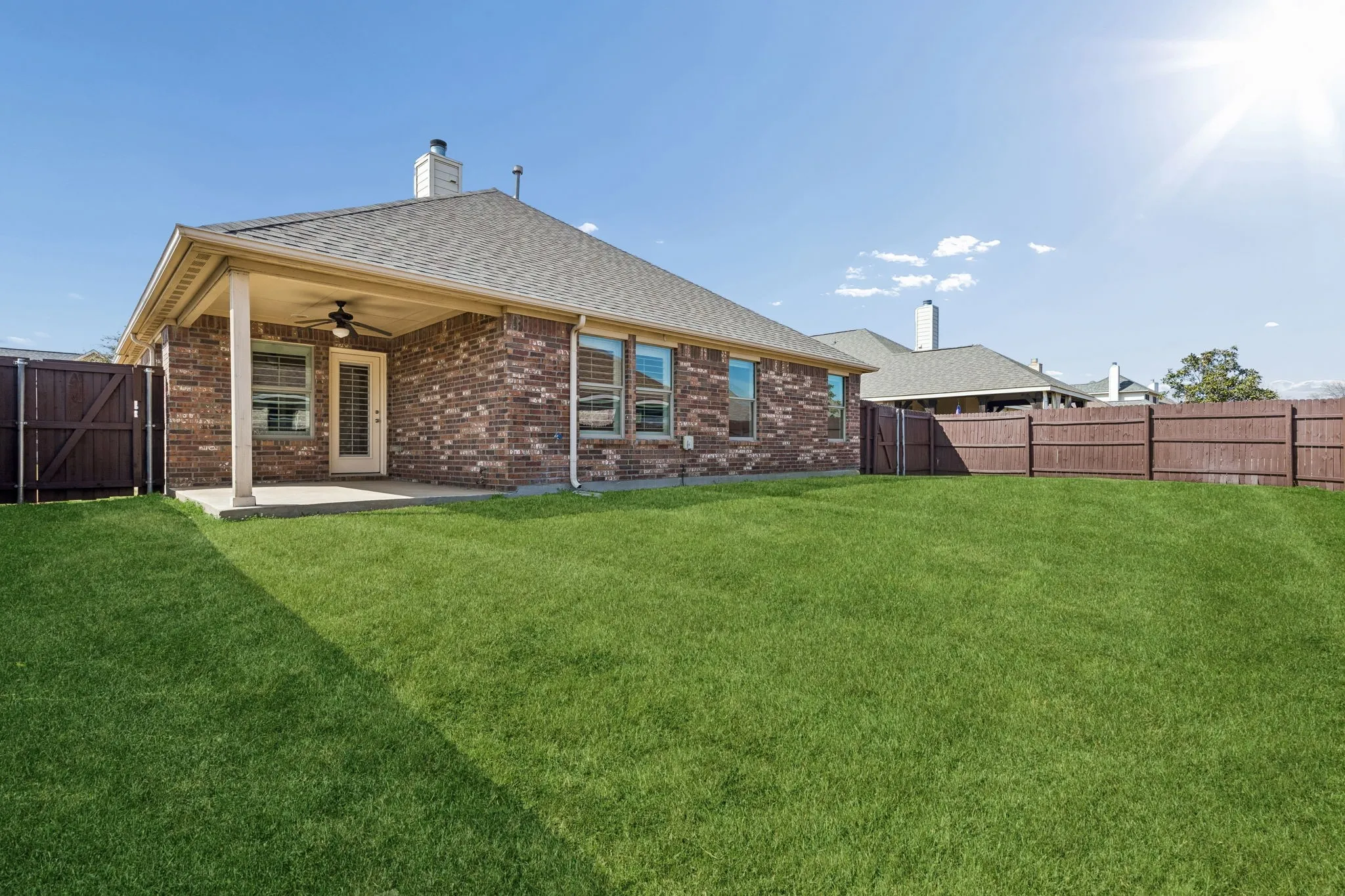 Single Family Residence For Sale in Denton County , 1517 Martin Creek Drive, Little Elm, Texas 75068, 3 Bedroom, 3 Bathroom, 2 Garage spaces, 2,470 Sqft, built in 2013, mls#21276319, Real Estate Agent in Little Elm, Homes For Sale in Denton county, Homes For Sale in Little Elm, Realtor in Little Elm Texas, Real Estate Brokerage Independent Realty Texas, Luminita Cordes Realtor