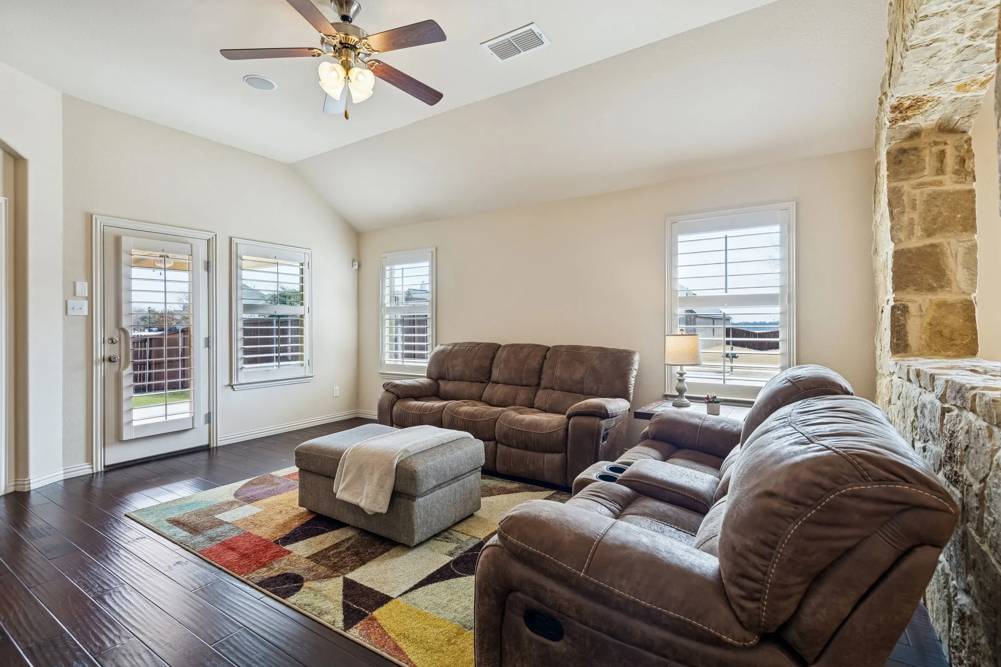 Single Family Residence For Sale in Denton County , 1517 Martin Creek Drive, Little Elm, Texas 75068, 3 Bedroom, 3 Bathroom, 2 Garage spaces, 2,470 Sqft, built in 2013, mls#21276319, Real Estate Agent in Little Elm, Homes For Sale in Denton county, Homes For Sale in Little Elm, Realtor in Little Elm Texas, Real Estate Brokerage Independent Realty Texas, Luminita Cordes Realtor