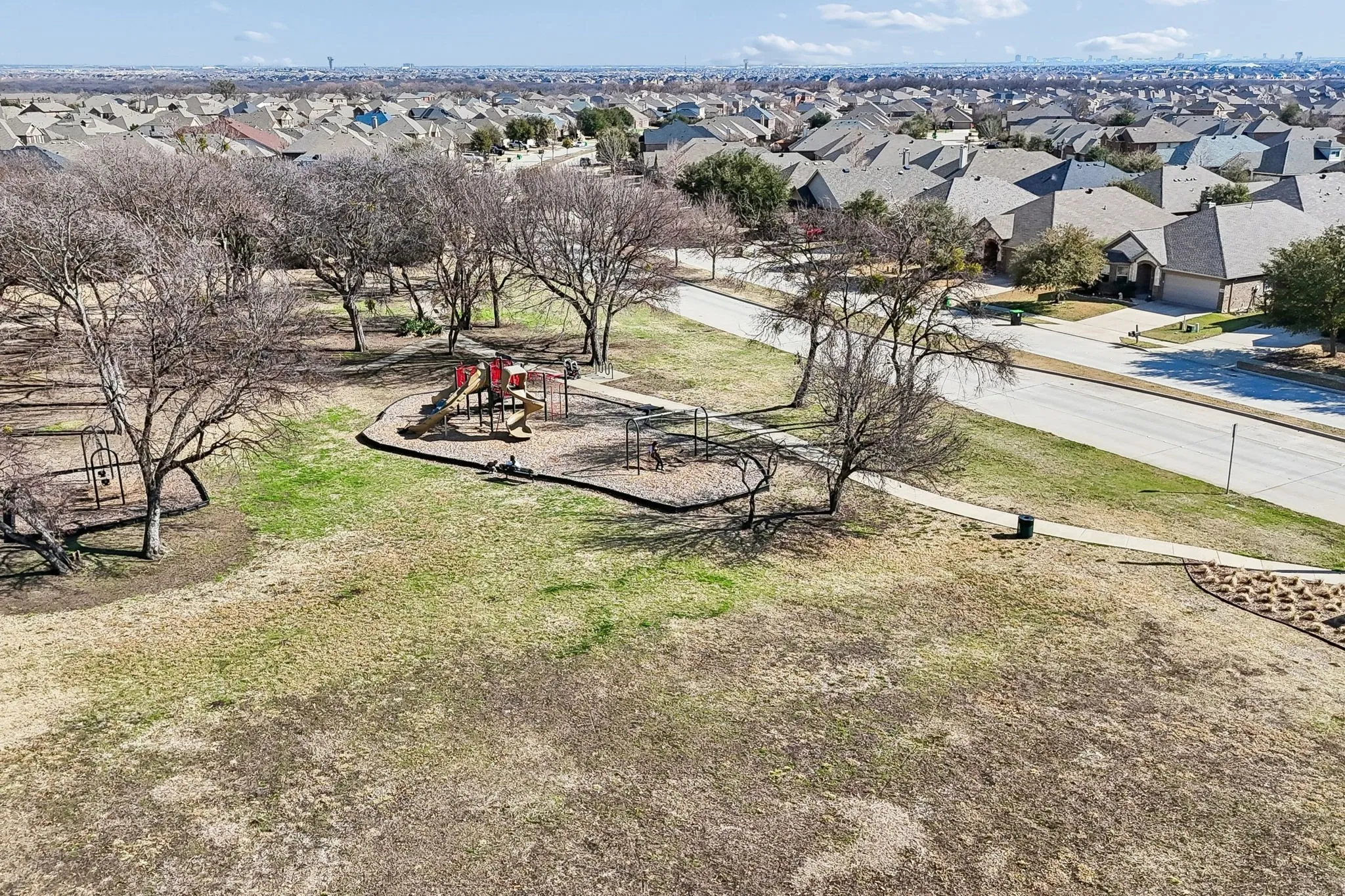 Single Family Residence For Sale in Denton County , 1517 Martin Creek Drive, Little Elm, Texas 75068, 3 Bedroom, 3 Bathroom, 2 Garage spaces, 2,470 Sqft, built in 2013, mls#21276319, Real Estate Agent in Little Elm, Homes For Sale in Denton county, Homes For Sale in Little Elm, Realtor in Little Elm Texas, Real Estate Brokerage Independent Realty Texas, Luminita Cordes Realtor