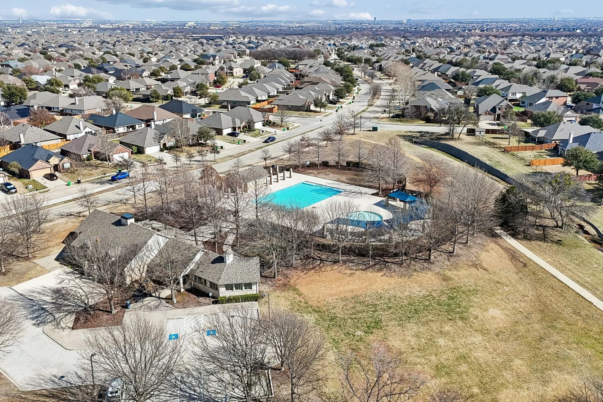 Single Family Residence For Sale in Denton County , 1517 Martin Creek Drive, Little Elm, Texas 75068, 3 Bedroom, 3 Bathroom, 2 Garage spaces, 2,470 Sqft, built in 2013, mls#21276319, Real Estate Agent in Little Elm, Homes For Sale in Denton county, Homes For Sale in Little Elm, Realtor in Little Elm Texas, Real Estate Brokerage Independent Realty Texas, Luminita Cordes Realtor