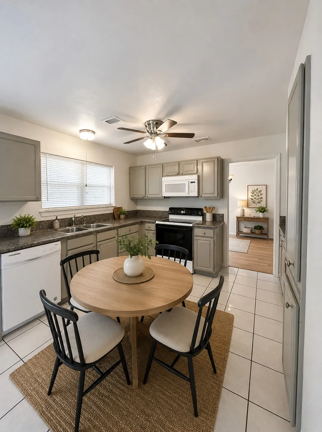Single Family Residence For Sale in Tarrant County , 6104 Bay Hill, Arlington, Texas 76018, 4 Bedroom, 3 Bathroom, 2 Garage spaces, 2,132 Sqft, built in 1987, mls#21276362, Real Estate Agent in Arlington, Homes For Sale in Tarrant county, Homes For Sale in Arlington, Realtor in Arlington Texas, Real Estate Brokerage Independent Realty Texas, Luminita Cordes Realtor