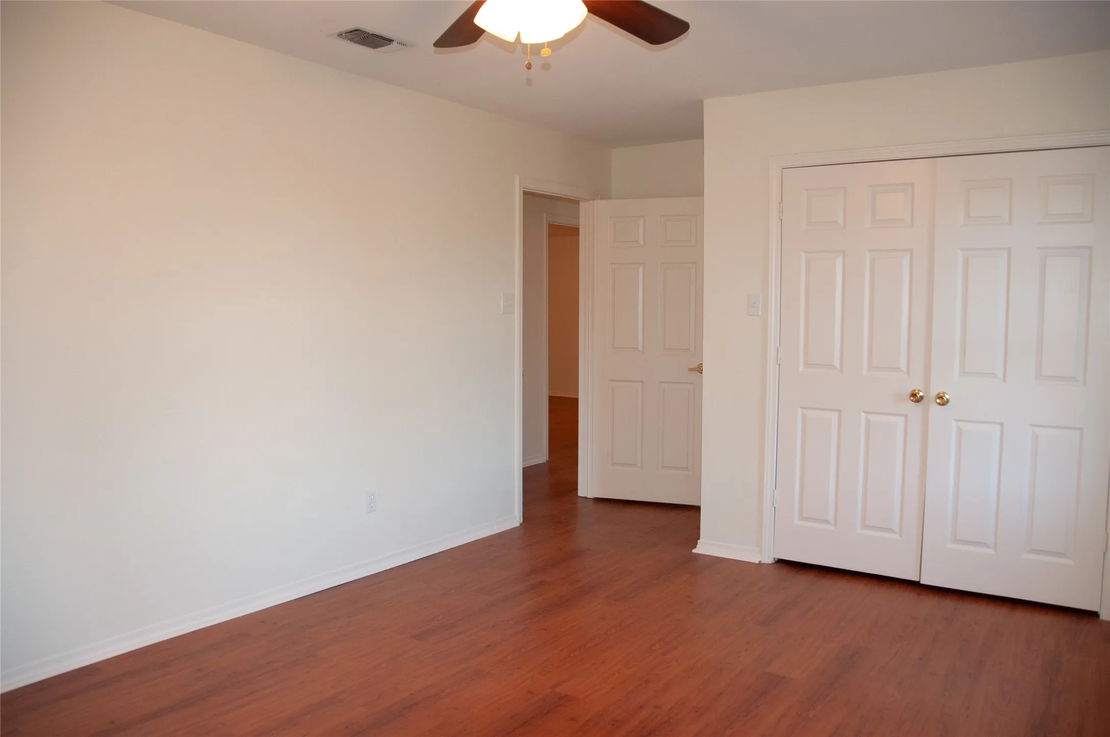 Single Family Residence For Sale in Hunt County , 3104 Canton Street, Greenville, Texas 75402, 3 Bedrooms, 2 Bathrooms, 2 Garage spaces, 1,736 Sqft, built in 1992, Price $299,000, mls#21261642, Real Estate Agent in Greenville, Homes For Sale in Hunt county, Homes For Sale in Greenville, Realtor in Greenville Texas, Real Estate Brokerage Independent Realty Texas, Luminita Cordes Realtor