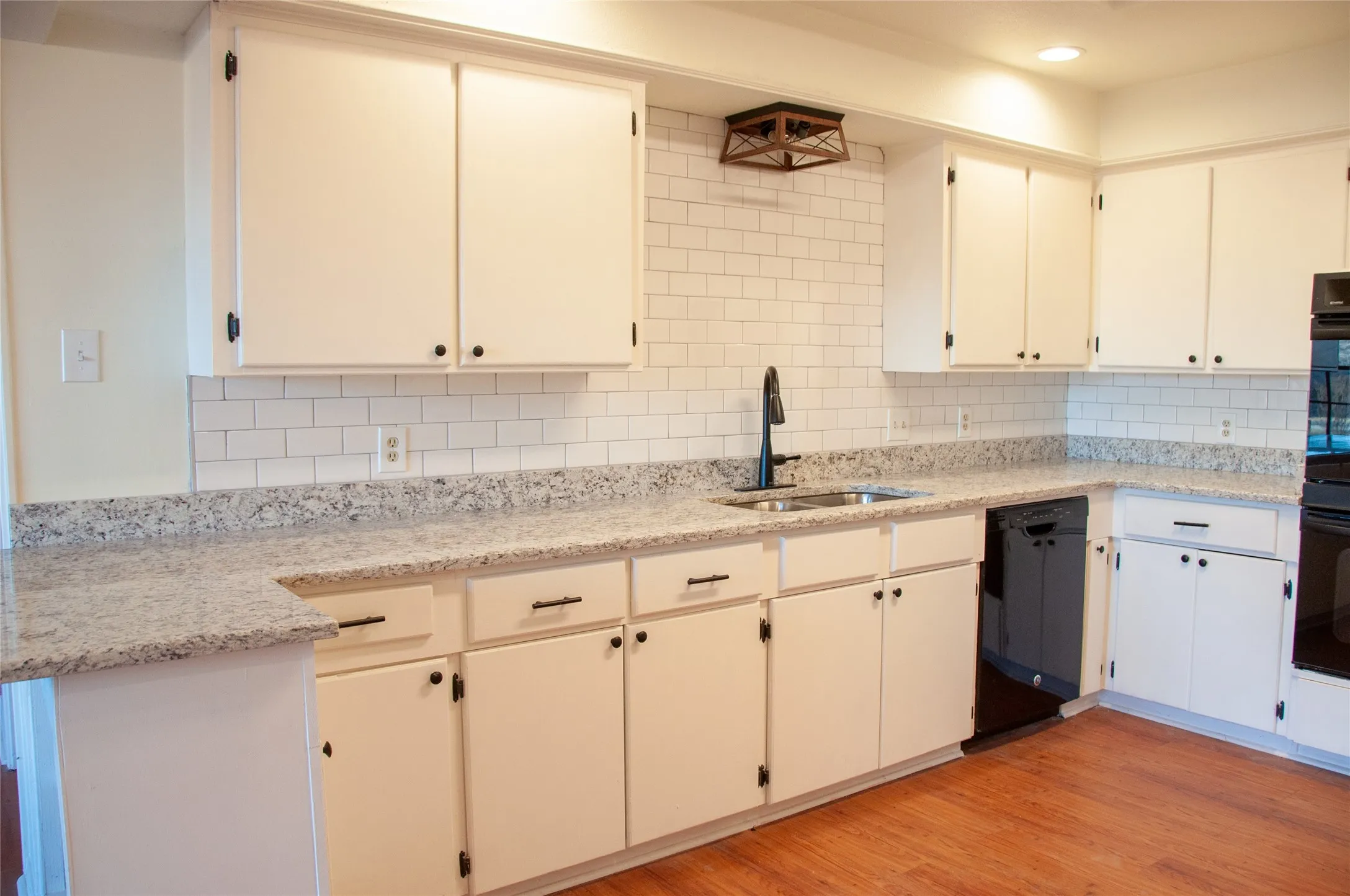 Single Family Residence For Sale in Hunt County , 3104 Canton Street, Greenville, Texas 75402, 3 Bedrooms, 2 Bathrooms, 2 Garage spaces, 1,736 Sqft, built in 1992, Price $299,000, mls#21261642, Real Estate Agent in Greenville, Homes For Sale in Hunt county, Homes For Sale in Greenville, Realtor in Greenville Texas, Real Estate Brokerage Independent Realty Texas, Luminita Cordes Realtor