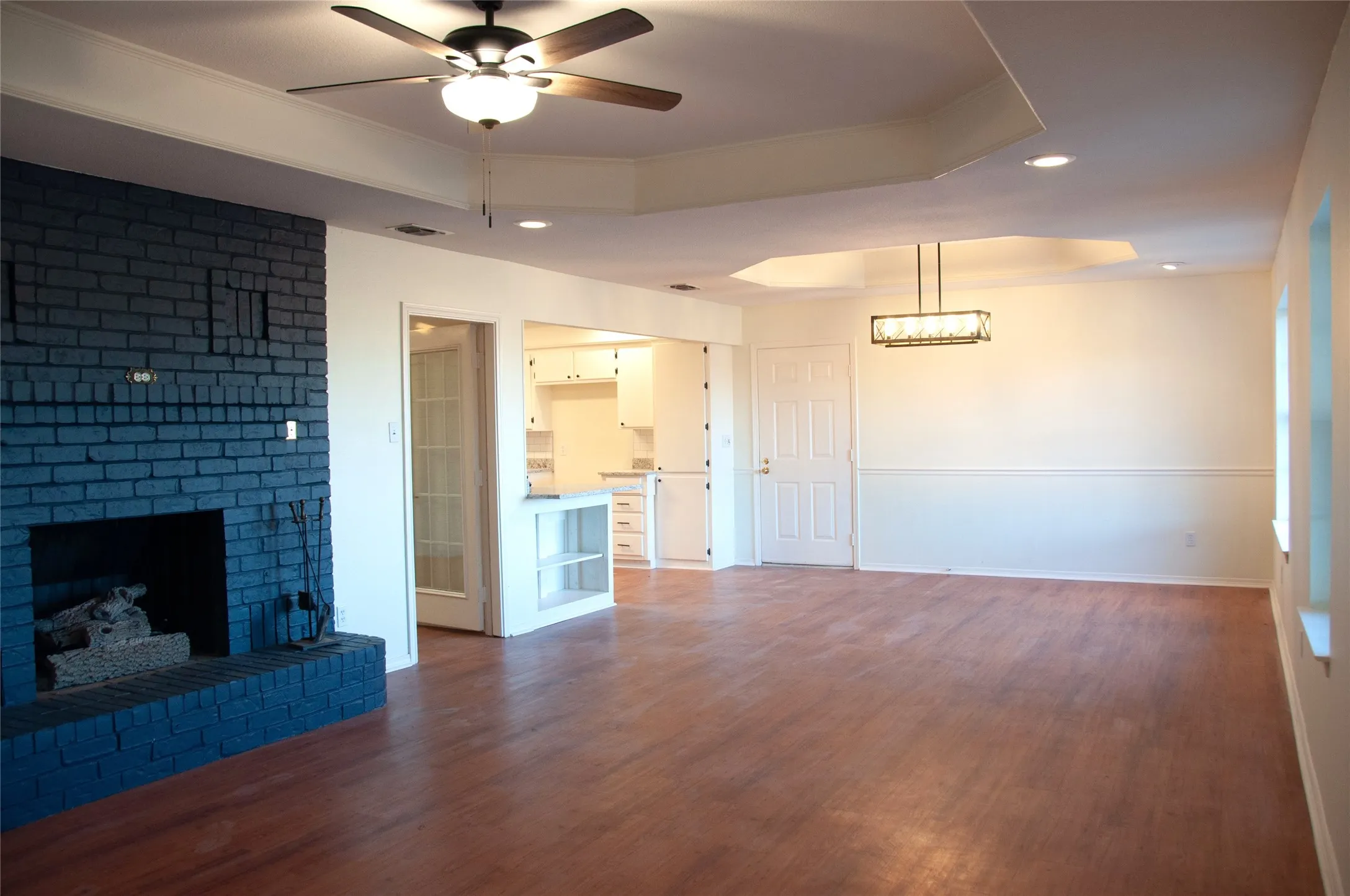 Single Family Residence For Sale in Hunt County , 3104 Canton Street, Greenville, Texas 75402, 3 Bedrooms, 2 Bathrooms, 2 Garage spaces, 1,736 Sqft, built in 1992, Price $299,000, mls#21261642, Real Estate Agent in Greenville, Homes For Sale in Hunt county, Homes For Sale in Greenville, Realtor in Greenville Texas, Real Estate Brokerage Independent Realty Texas, Luminita Cordes Realtor