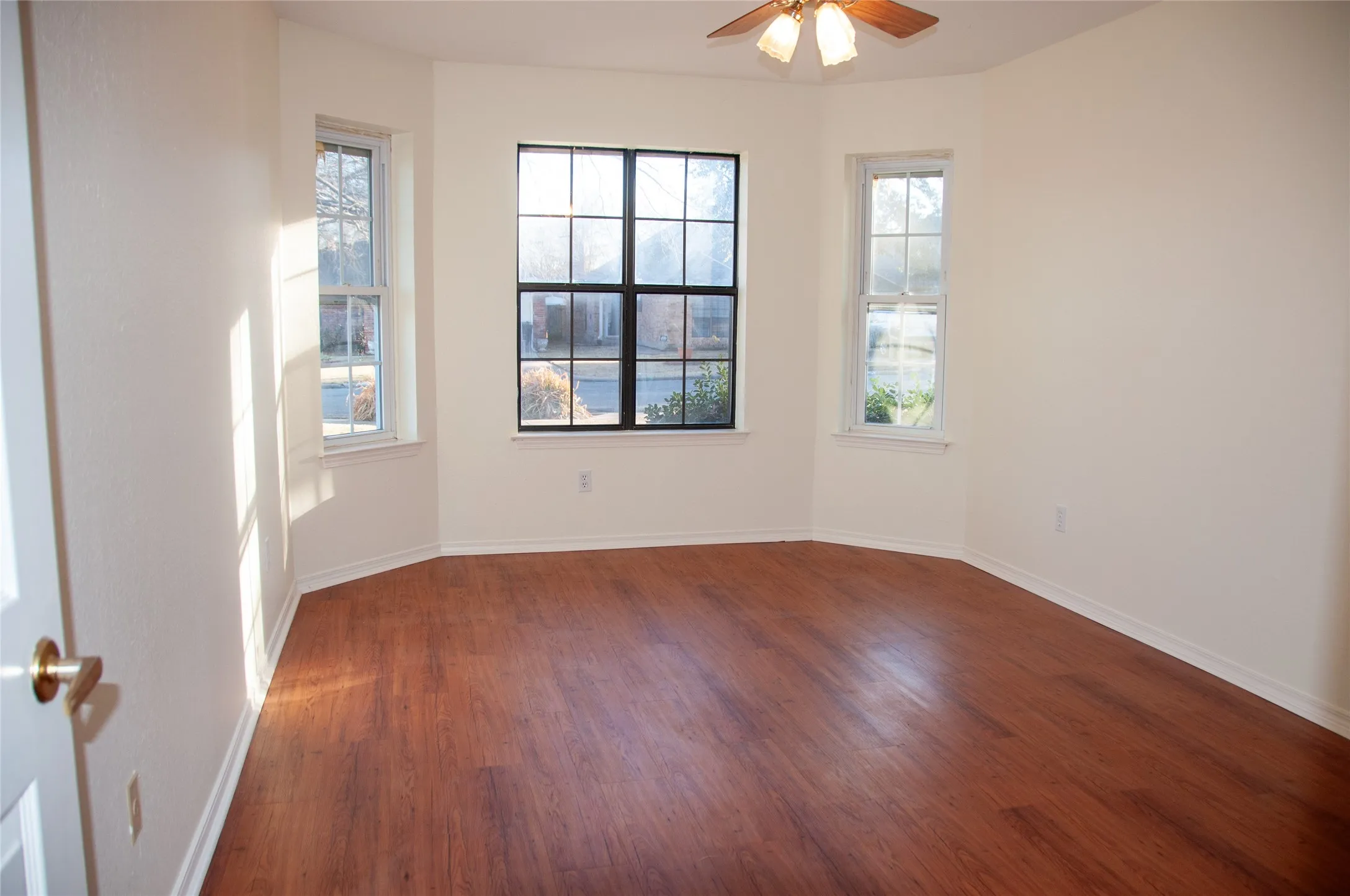 Single Family Residence For Sale in Hunt County , 3104 Canton Street, Greenville, Texas 75402, 3 Bedrooms, 2 Bathrooms, 2 Garage spaces, 1,736 Sqft, built in 1992, Price $299,000, mls#21261642, Real Estate Agent in Greenville, Homes For Sale in Hunt county, Homes For Sale in Greenville, Realtor in Greenville Texas, Real Estate Brokerage Independent Realty Texas, Luminita Cordes Realtor