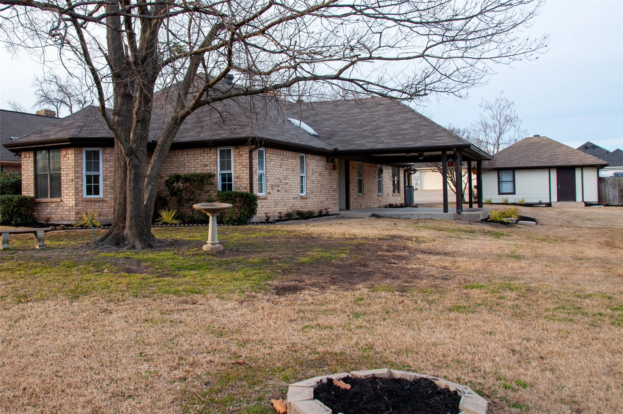 Single Family Residence For Sale in Hunt County , 3104 Canton Street, Greenville, Texas 75402, 3 Bedrooms, 2 Bathrooms, 2 Garage spaces, 1,736 Sqft, built in 1992, Price $299,000, mls#21261642, Real Estate Agent in Greenville, Homes For Sale in Hunt county, Homes For Sale in Greenville, Realtor in Greenville Texas, Real Estate Brokerage Independent Realty Texas, Luminita Cordes Realtor