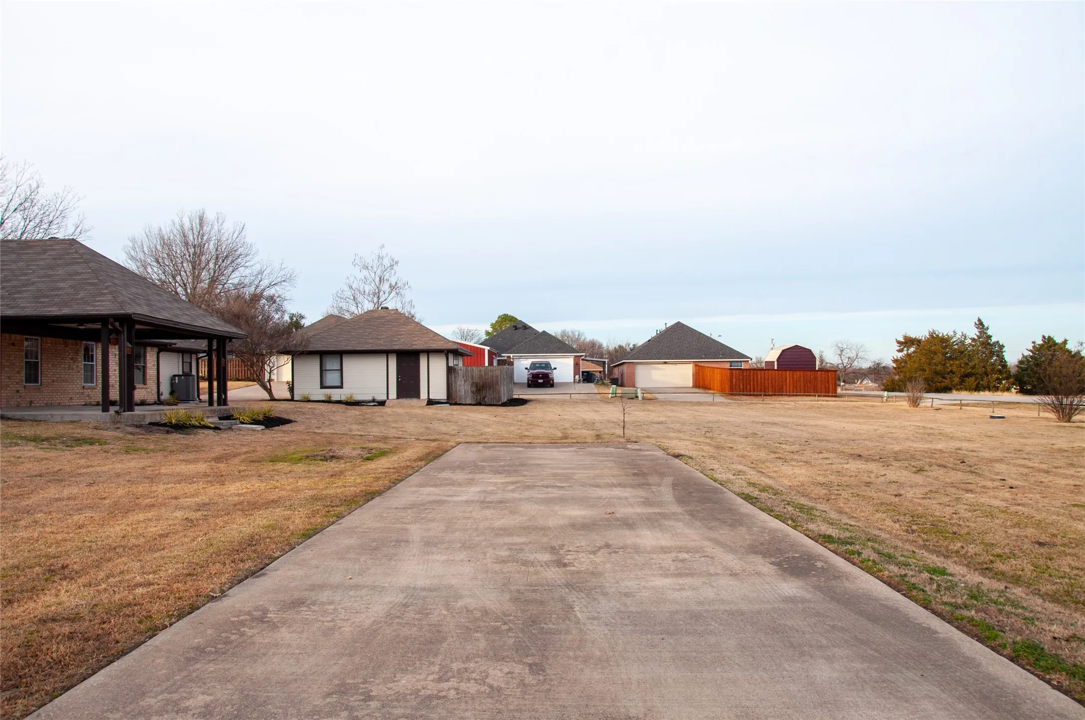 Single Family Residence For Sale in Hunt County , 3104 Canton Street, Greenville, Texas 75402, 3 Bedrooms, 2 Bathrooms, 2 Garage spaces, 1,736 Sqft, built in 1992, Price $299,000, mls#21261642, Real Estate Agent in Greenville, Homes For Sale in Hunt county, Homes For Sale in Greenville, Realtor in Greenville Texas, Real Estate Brokerage Independent Realty Texas, Luminita Cordes Realtor