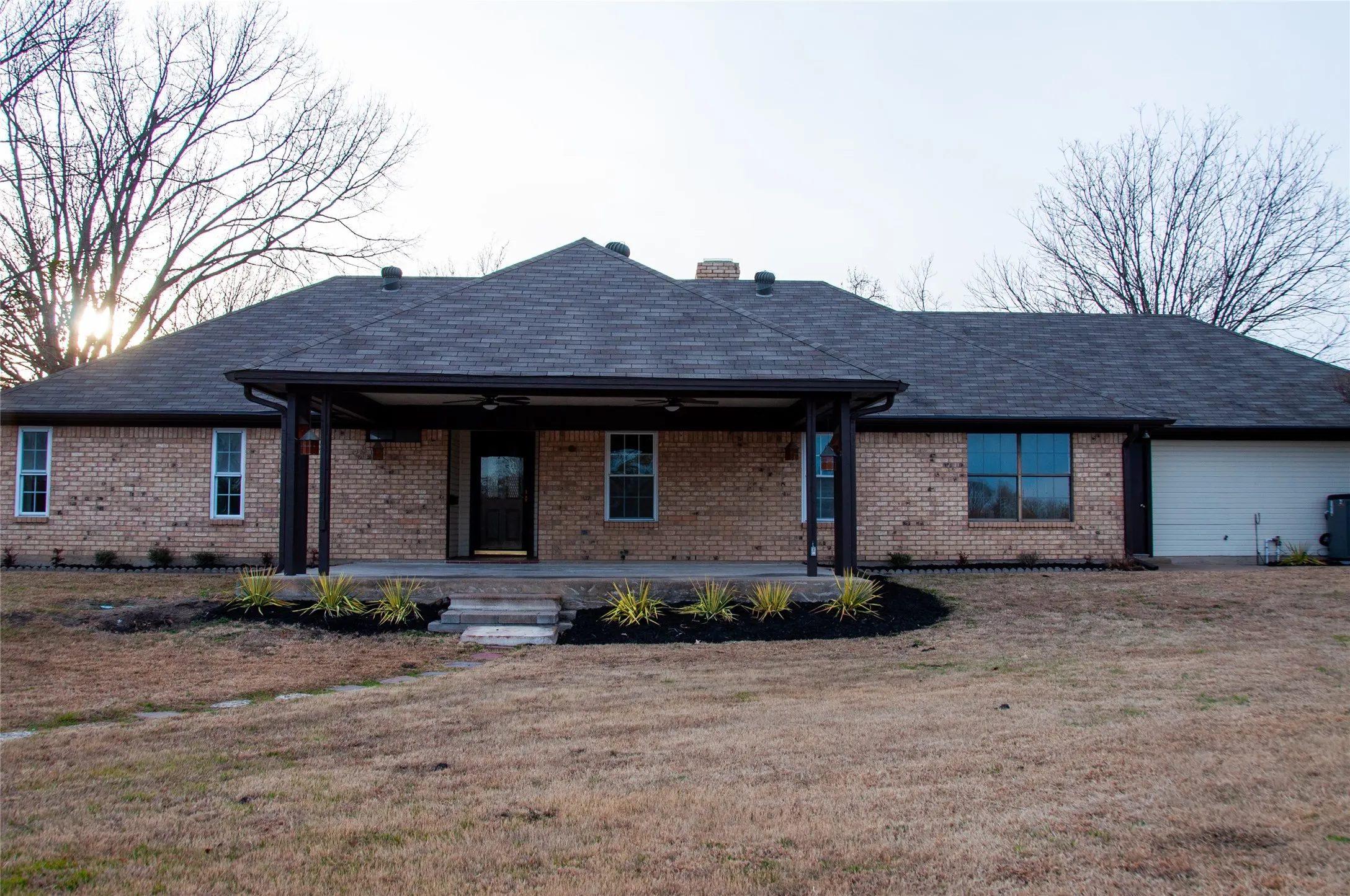 Single Family Residence For Sale in Hunt County , 3104 Canton Street, Greenville, Texas 75402, 3 Bedrooms, 2 Bathrooms, 2 Garage spaces, 1,736 Sqft, built in 1992, Price $299,000, mls#21261642, Real Estate Agent in Greenville, Homes For Sale in Hunt county, Homes For Sale in Greenville, Realtor in Greenville Texas, Real Estate Brokerage Independent Realty Texas, Luminita Cordes Realtor