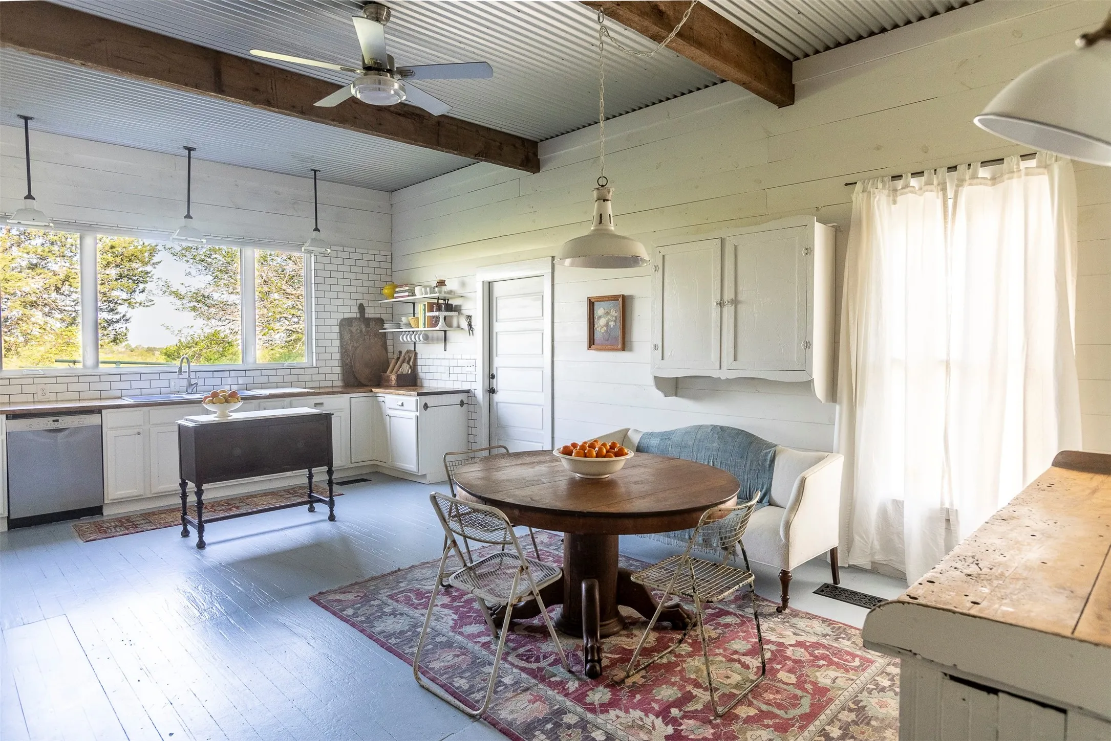 Single Family Residence For Sale in Grayson County , 3183 Harrell Road, Howe, Texas 75459, 4 Bedroom, 3 Bathroom, Garage spaces, 2,552 Sqft, built in 1900, mls#21276278, Real Estate Agent in Howe, Homes For Sale in Grayson county, Homes For Sale in Howe, Realtor in Howe Texas, Real Estate Brokerage Independent Realty Texas, Luminita Cordes Realtor