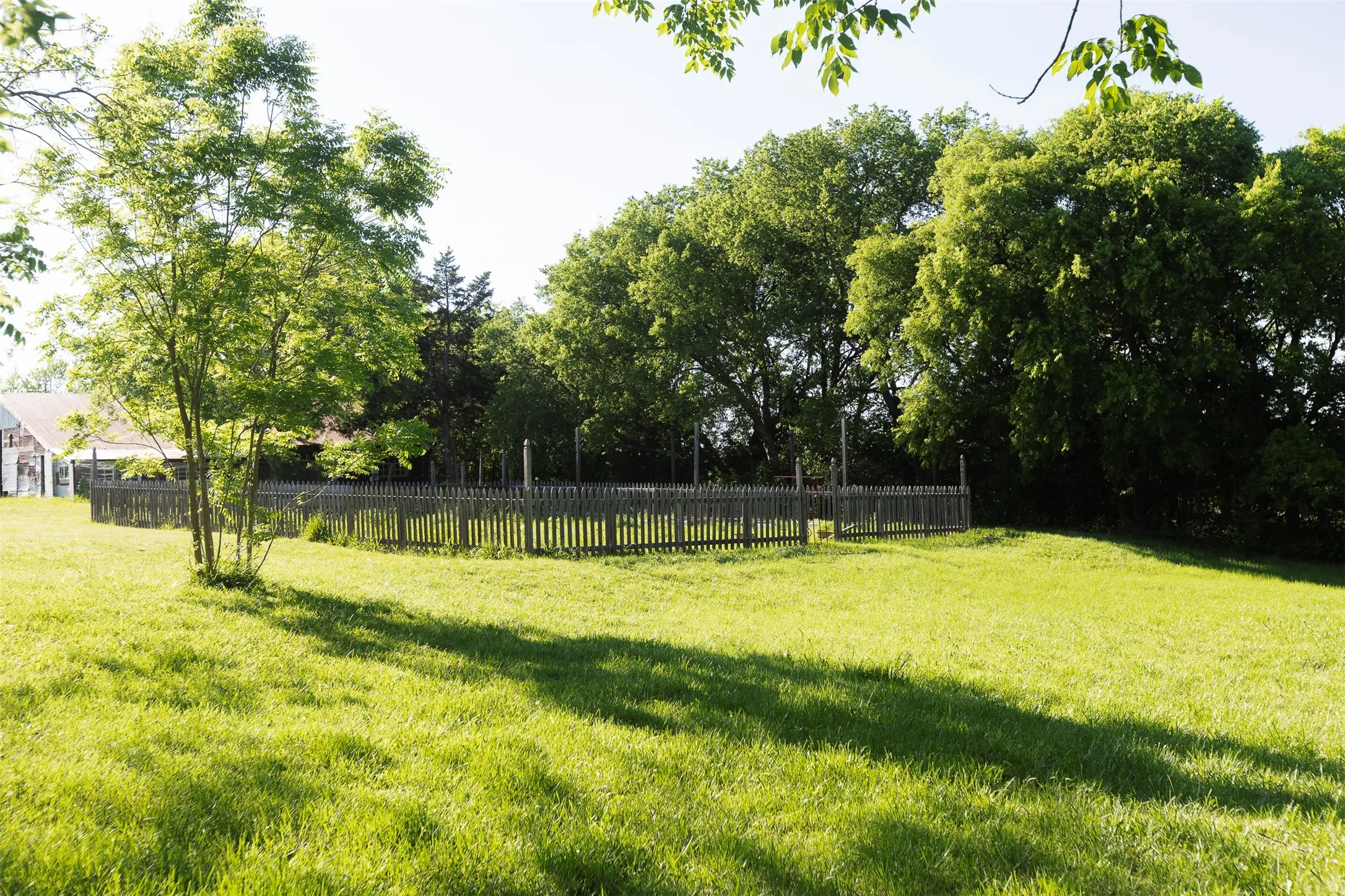 Single Family Residence For Sale in Grayson County , 3183 Harrell Road, Howe, Texas 75459, 4 Bedroom, 3 Bathroom, Garage spaces, 2,552 Sqft, built in 1900, mls#21276278, Real Estate Agent in Howe, Homes For Sale in Grayson county, Homes For Sale in Howe, Realtor in Howe Texas, Real Estate Brokerage Independent Realty Texas, Luminita Cordes Realtor