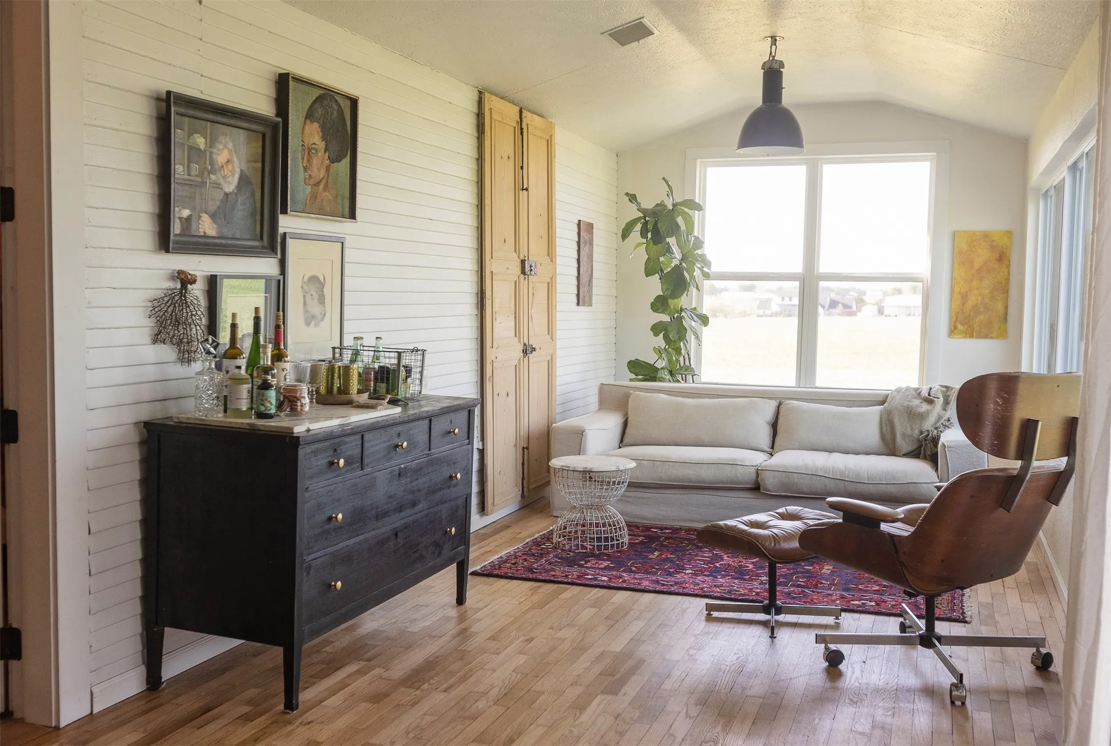 Single Family Residence For Sale in Grayson County , 3183 Harrell Road, Howe, Texas 75459, 4 Bedroom, 3 Bathroom, Garage spaces, 2,552 Sqft, built in 1900, mls#21276278, Real Estate Agent in Howe, Homes For Sale in Grayson county, Homes For Sale in Howe, Realtor in Howe Texas, Real Estate Brokerage Independent Realty Texas, Luminita Cordes Realtor